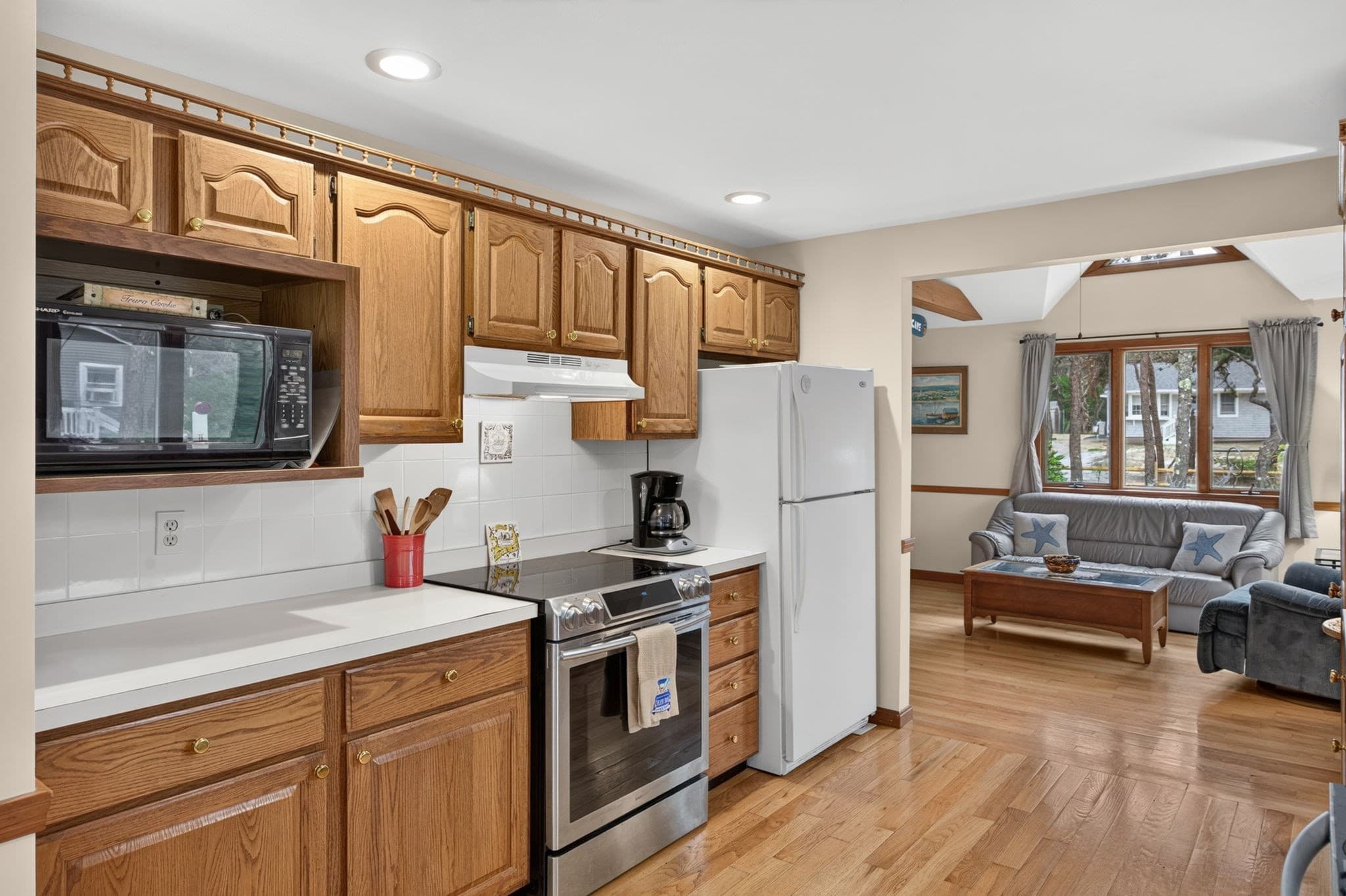 Single Family Residence at 6 Meadow Terrace, Truro MA 02666, photo 7 of 39