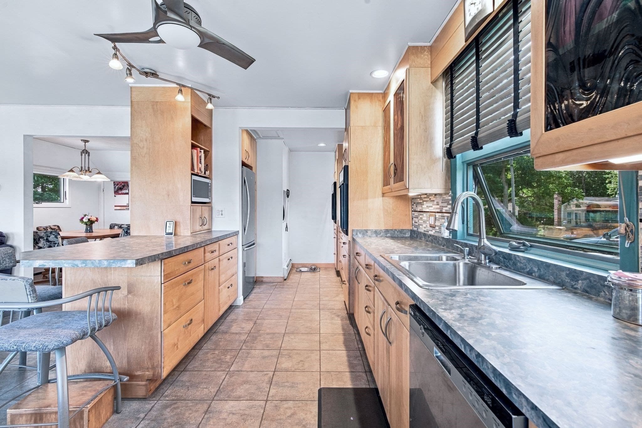 Single Family Residence at 28 Arlington Rd, Wareham MA 02571, Wareham, photo 6 of 42