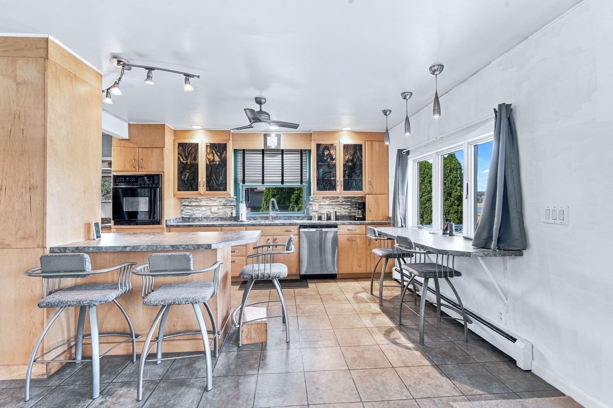 Single Family Residence at 28 Arlington Rd, Wareham MA 02571, Wareham, photo 5 of 42