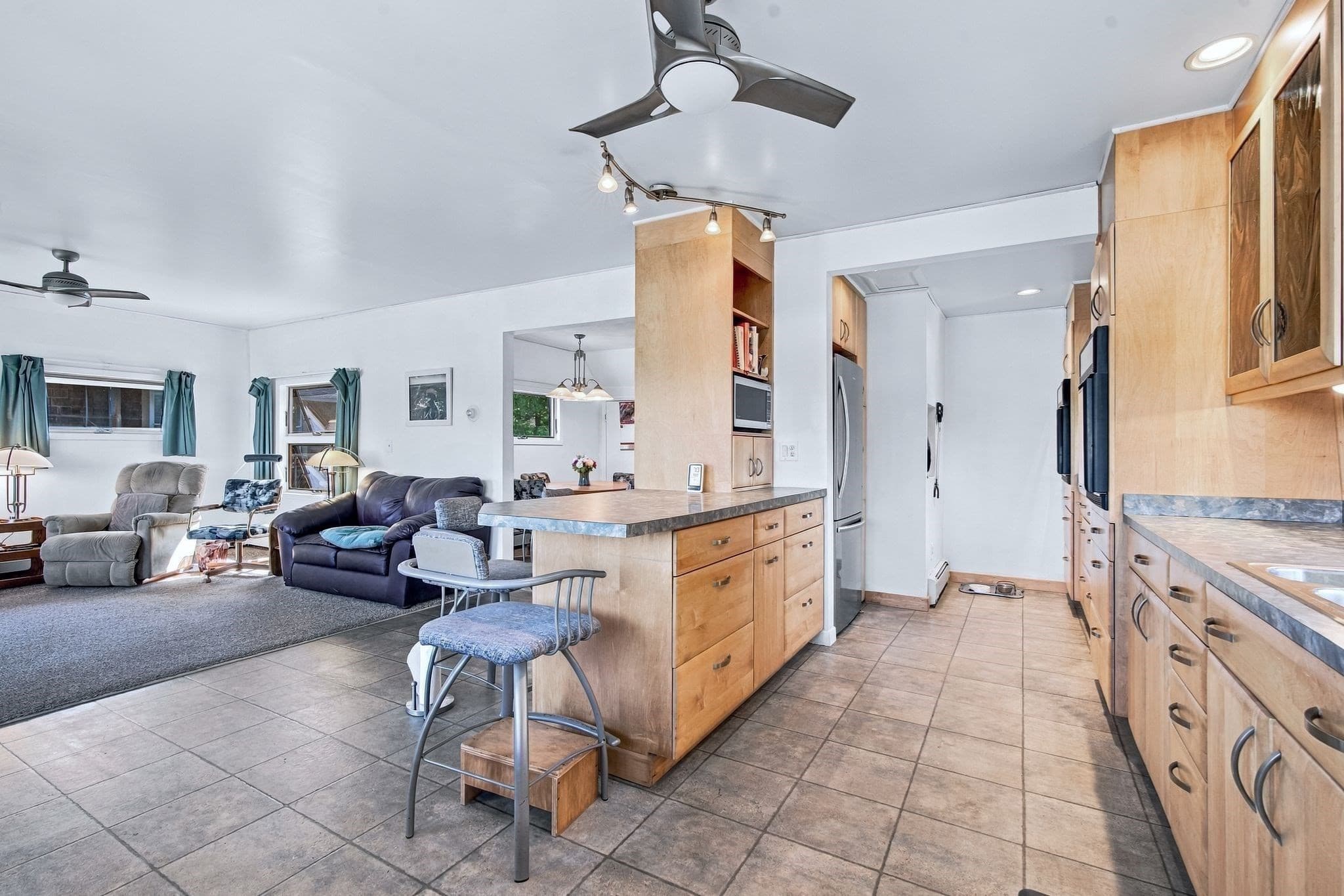 Single Family Residence at 28 Arlington Rd, Wareham MA 02571, Wareham, photo 10 of 42