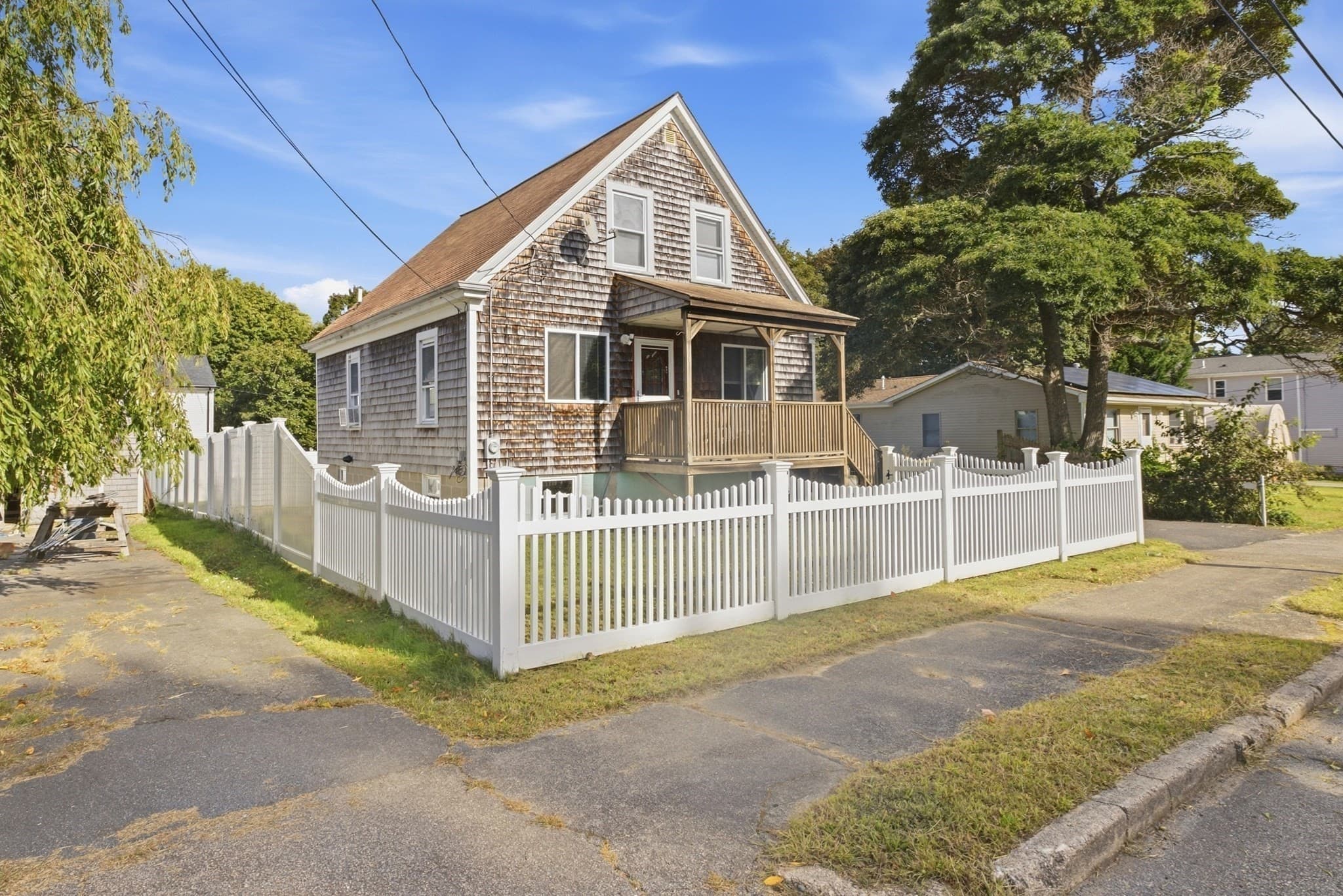 38 Gifford Ave, Dartmouth MA 02747