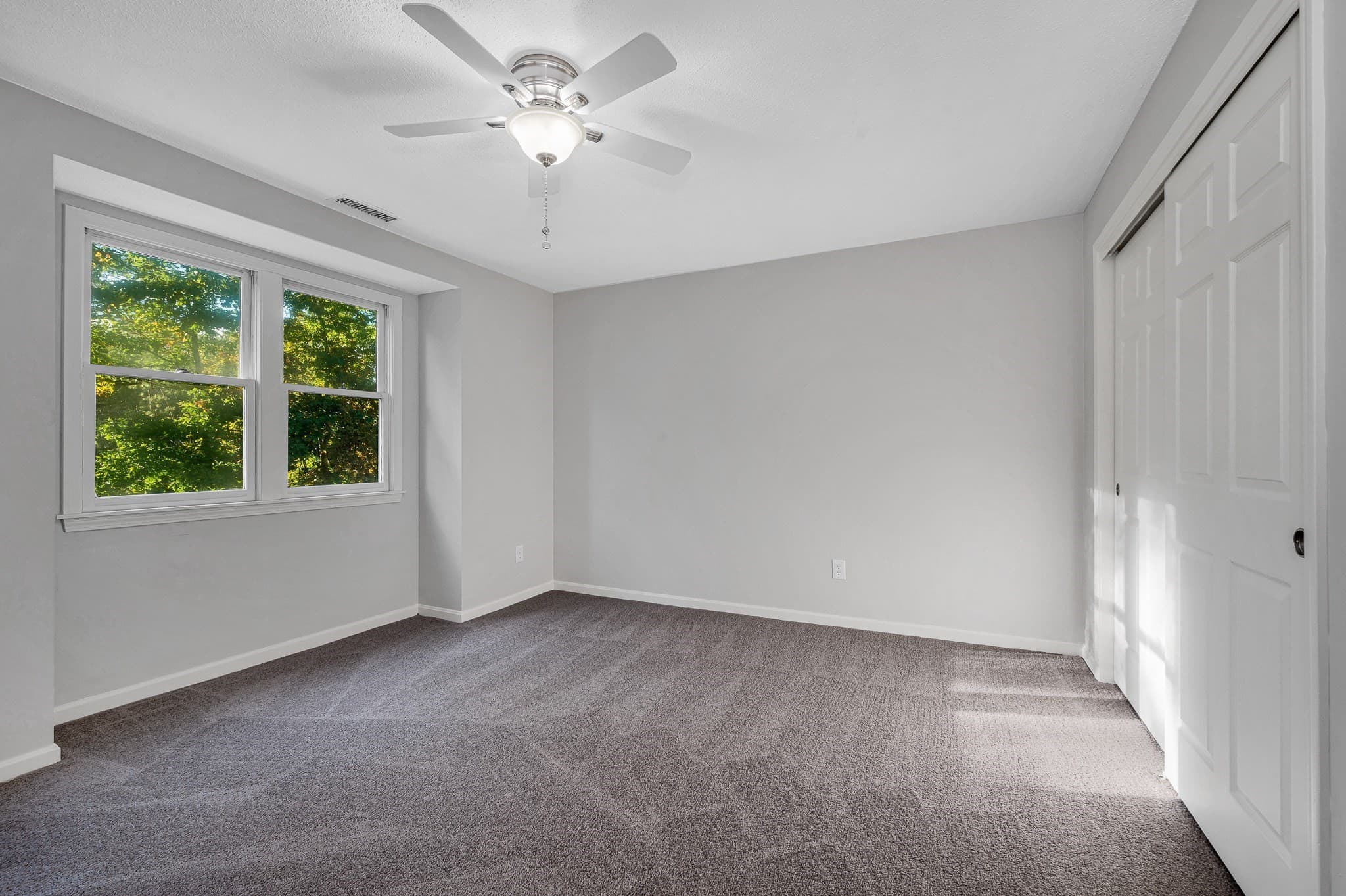 Condominium at 124 Tennis Plaza Rd # 56, Dracut MA 01826, Dracut, photo 13 of 29