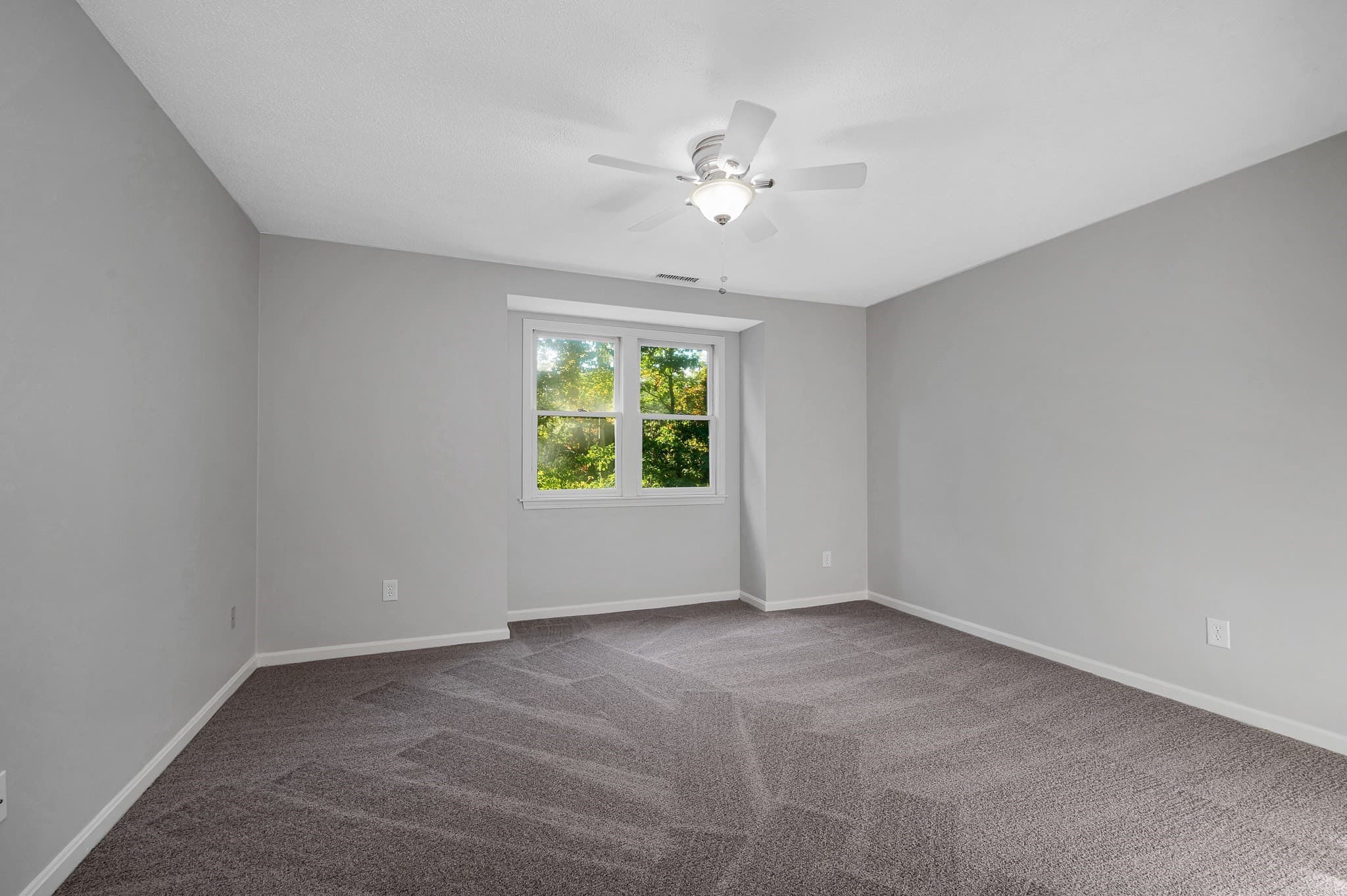 Condominium at 124 Tennis Plaza Rd # 56, Dracut MA 01826, Dracut, photo 12 of 29