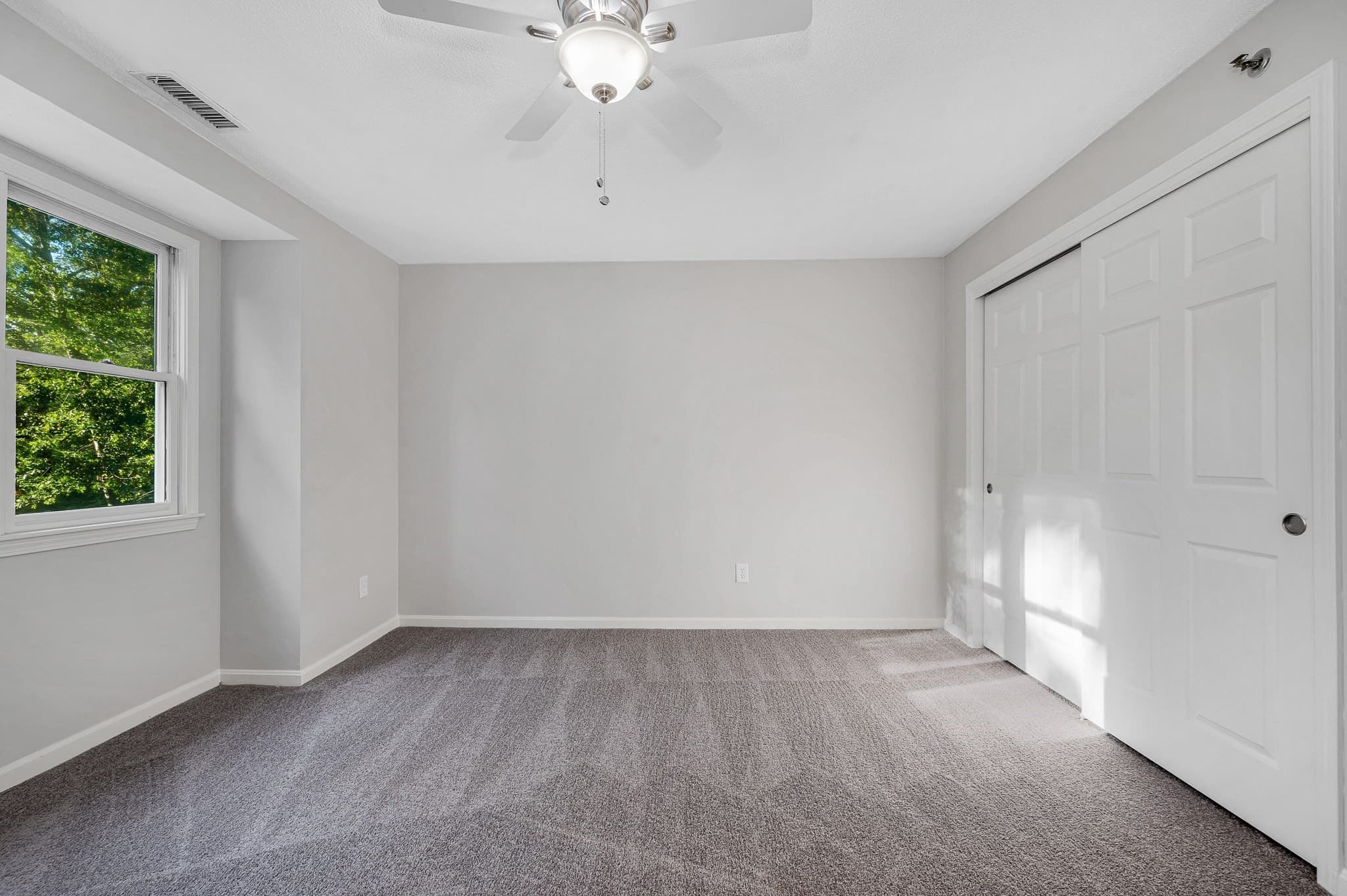 Condominium at 124 Tennis Plaza Rd # 56, Dracut MA 01826, Dracut, photo 14 of 29