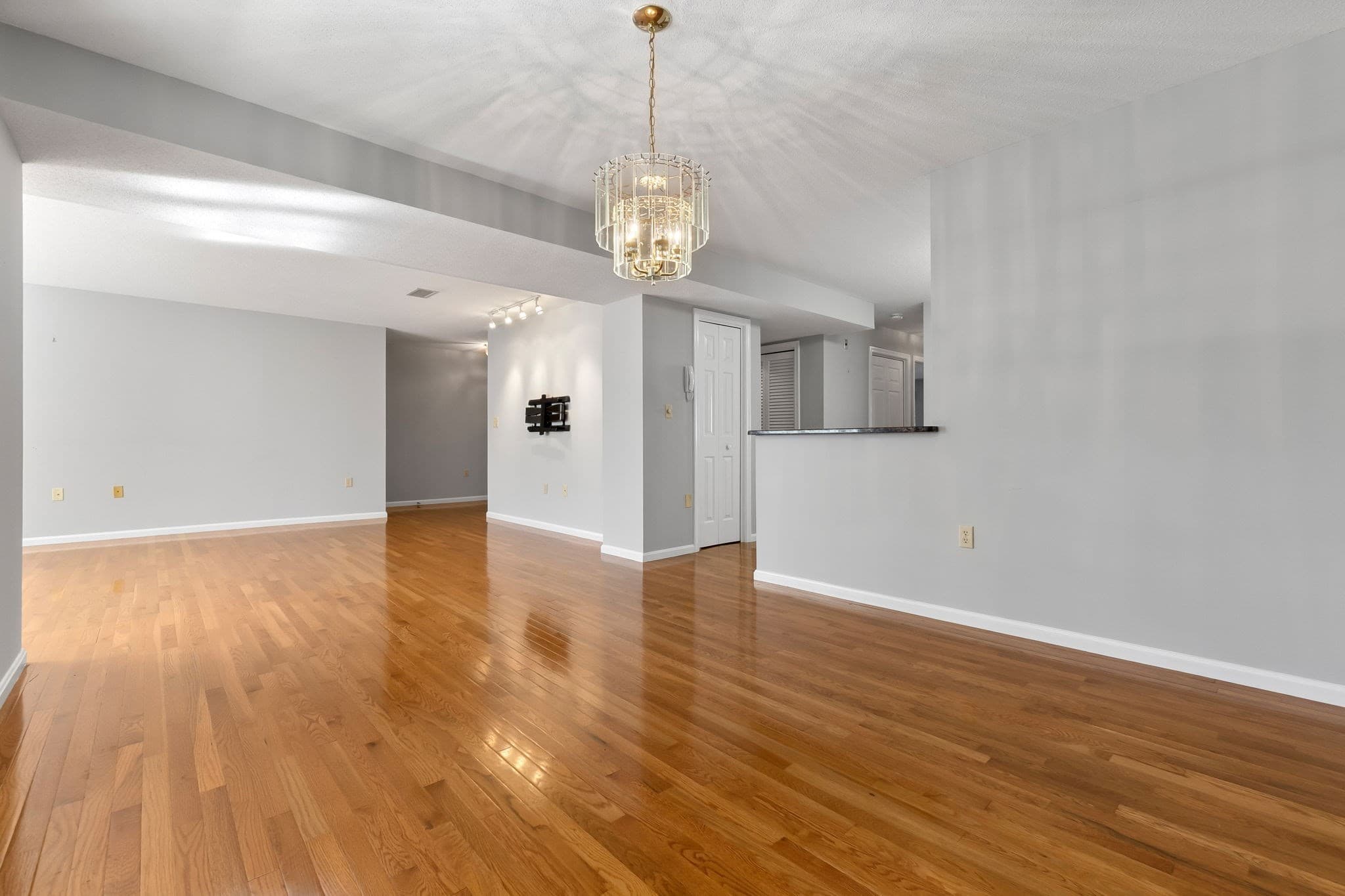 Condominium at 9 Weatherly Drive # 9, Salem MA 01970, Salem, photo 7 of 32