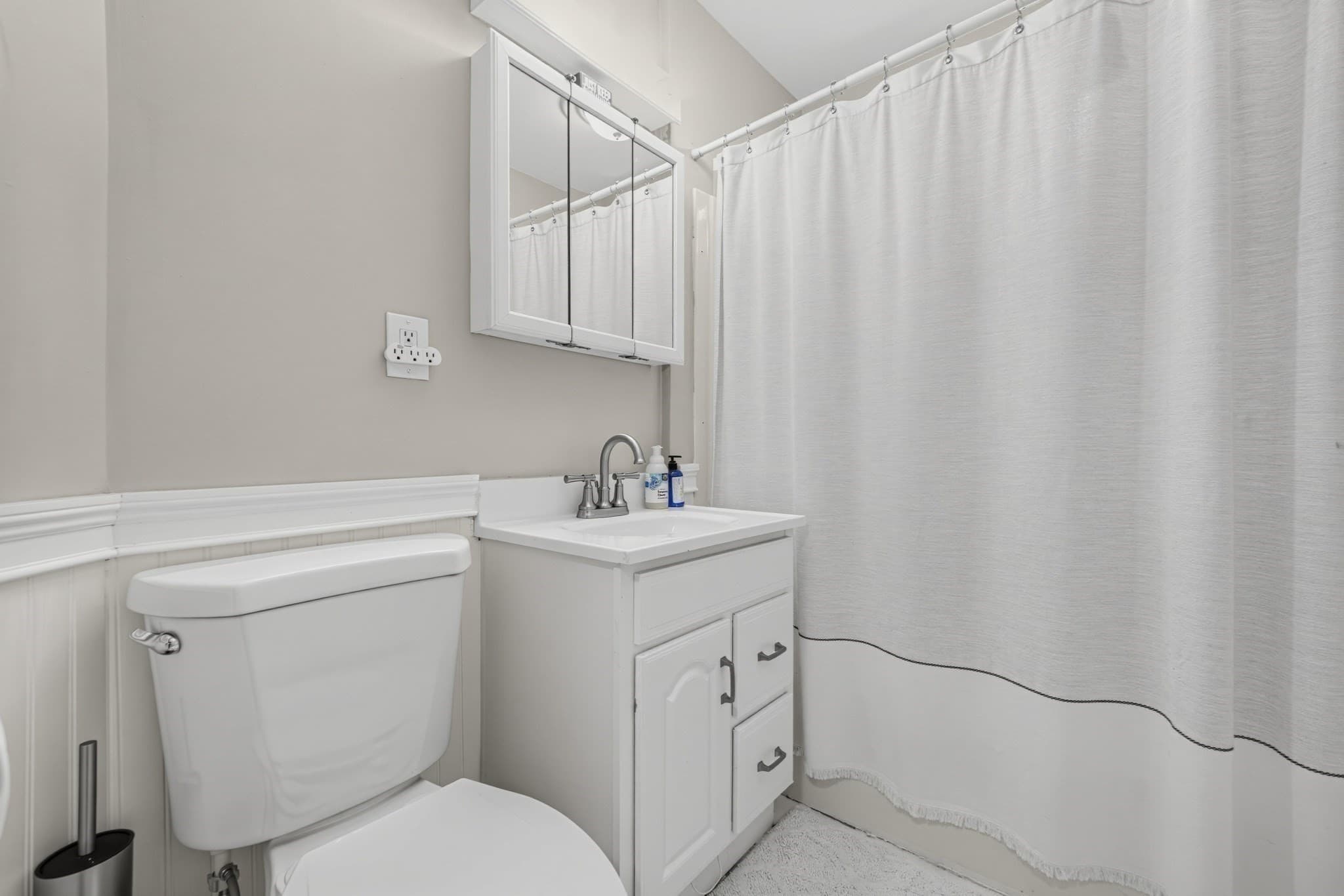 Condominium at 5 Russell Street # 4, Amesbury MA 01913, Amesbury, photo 8 of 16