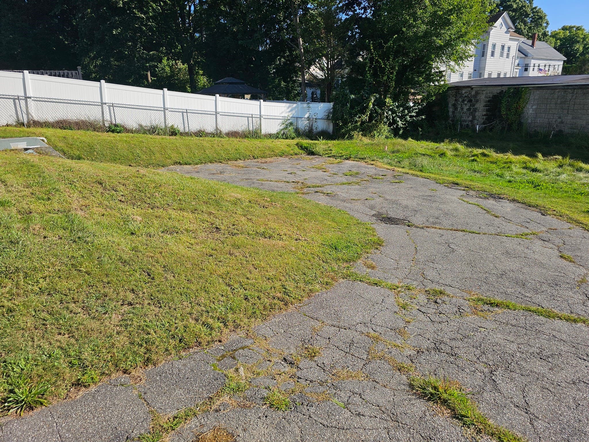 Single Family Residence at 22 Winchester Ave, Worcester MA 01603, Worcester, photo 2 of 13