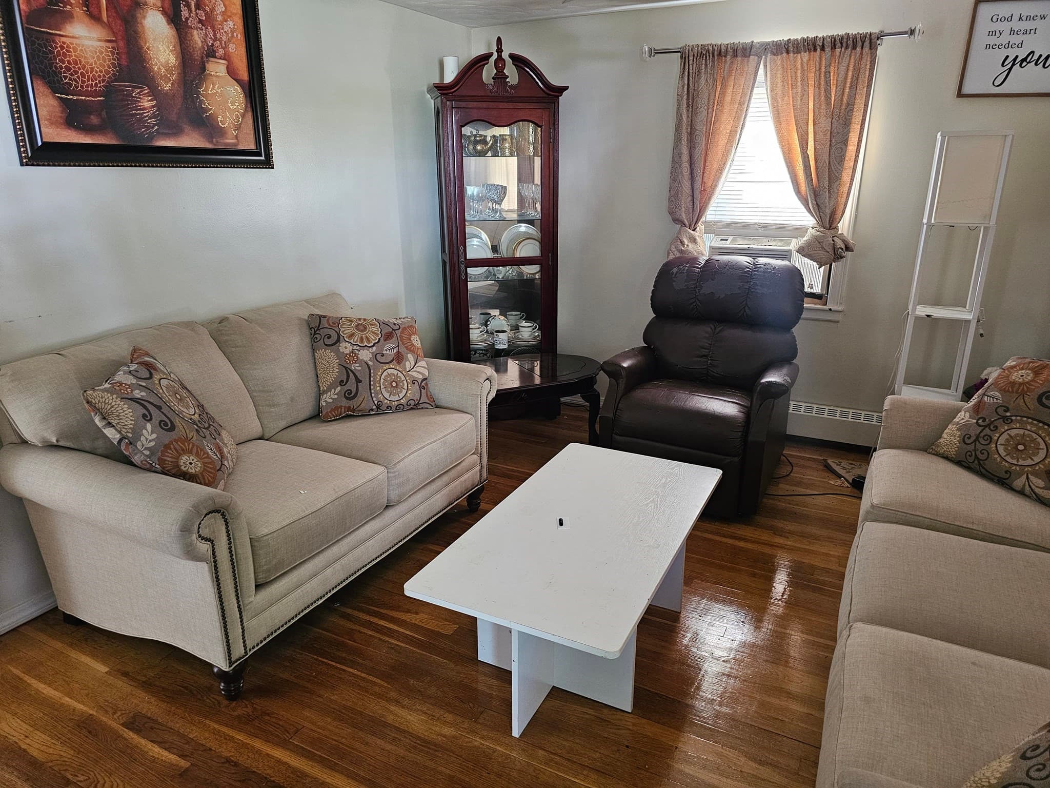 Single Family Residence at 22 Winchester Ave, Worcester MA 01603, Worcester, photo 6 of 13