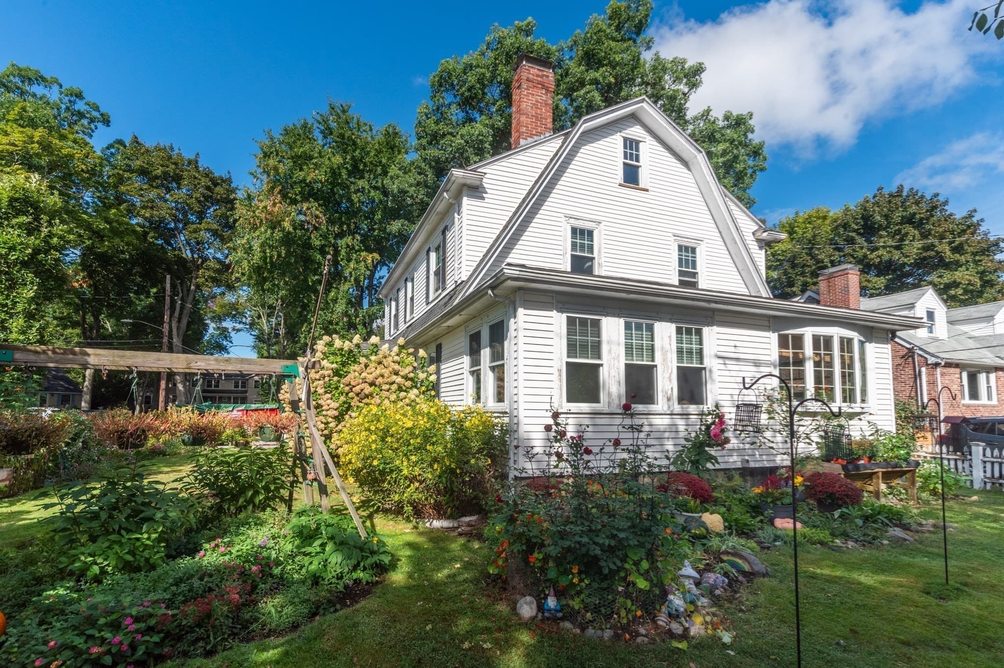 Single Family Residence at 3 Parmenter Ter, Newton MA 01754, Newton, photo 2 of 28