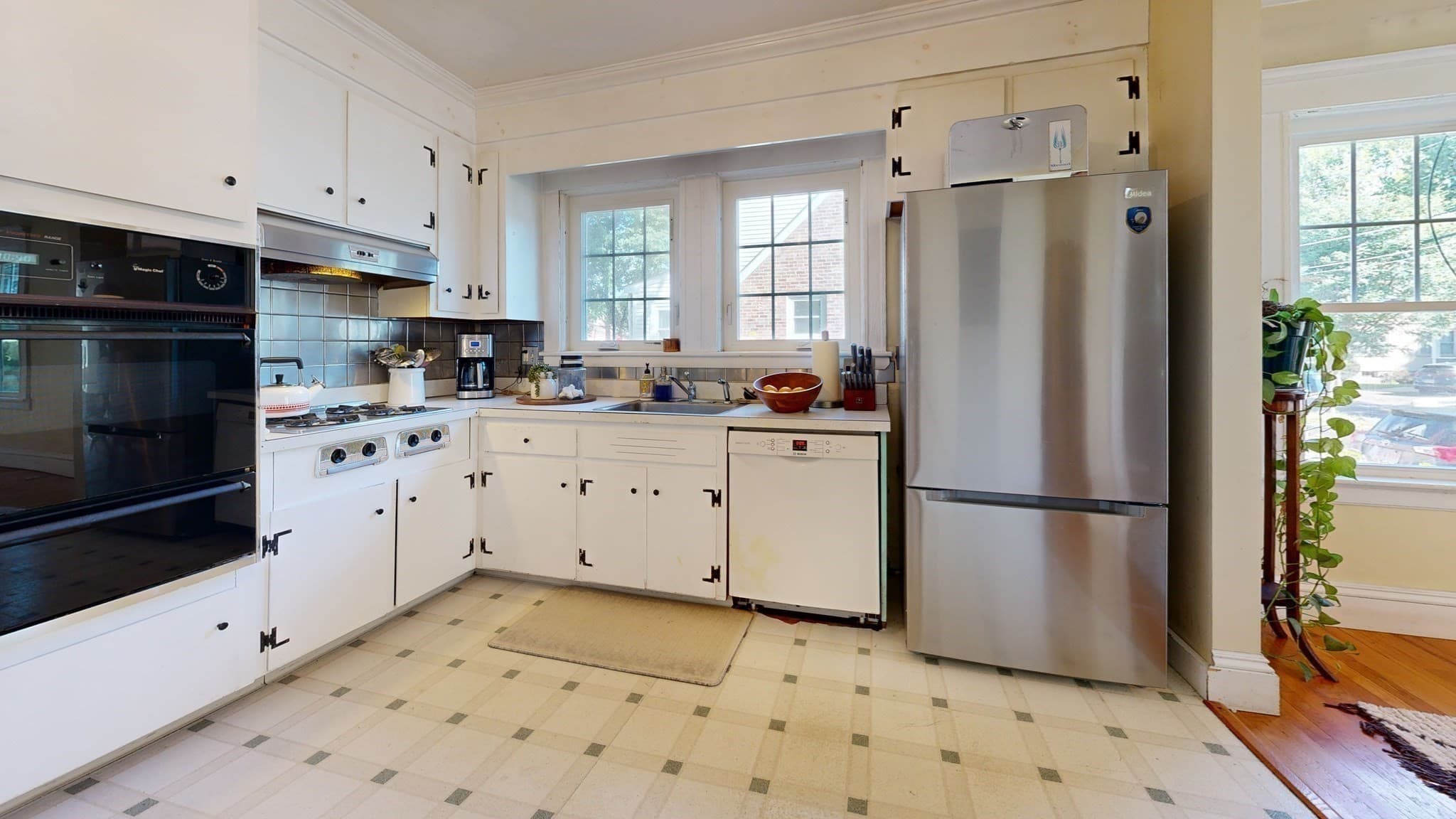 Single Family Residence at 3 Parmenter Ter, Newton MA 01754, Newton, photo 11 of 28