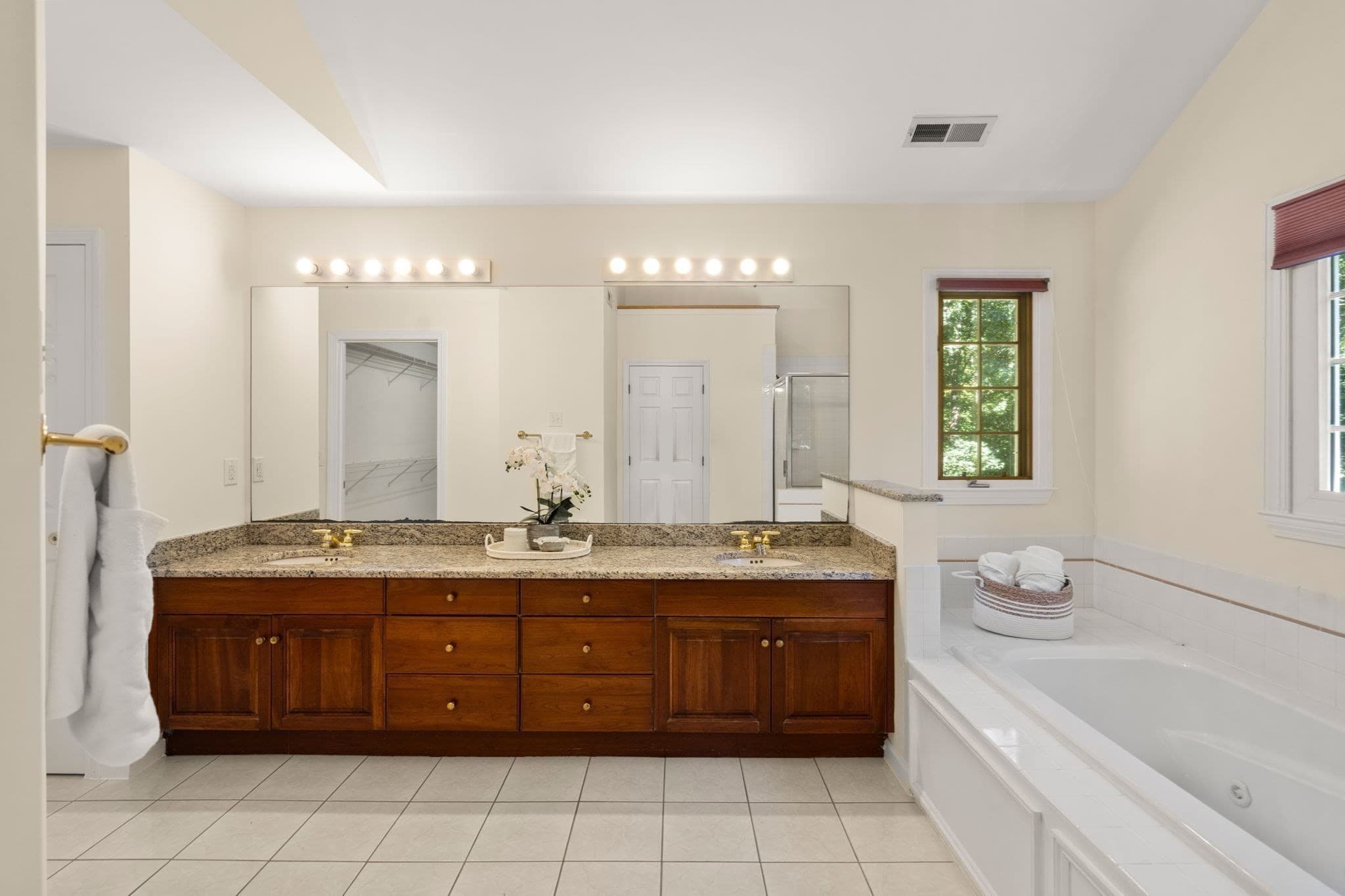 Single Family Residence at 160 Stearns Rd, Marlborough MA 01752, Marlborough, photo 22 of 37