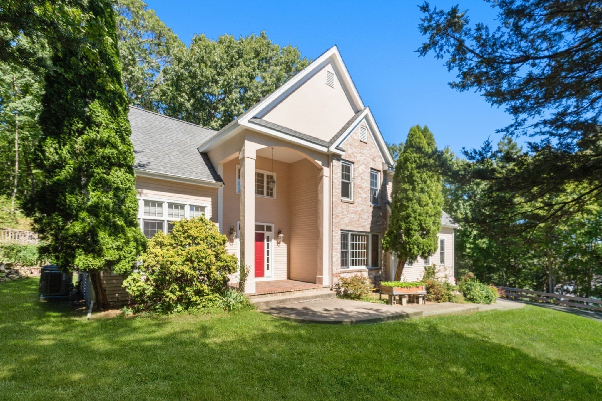 160 Stearns Rd, Marlborough MA 01752