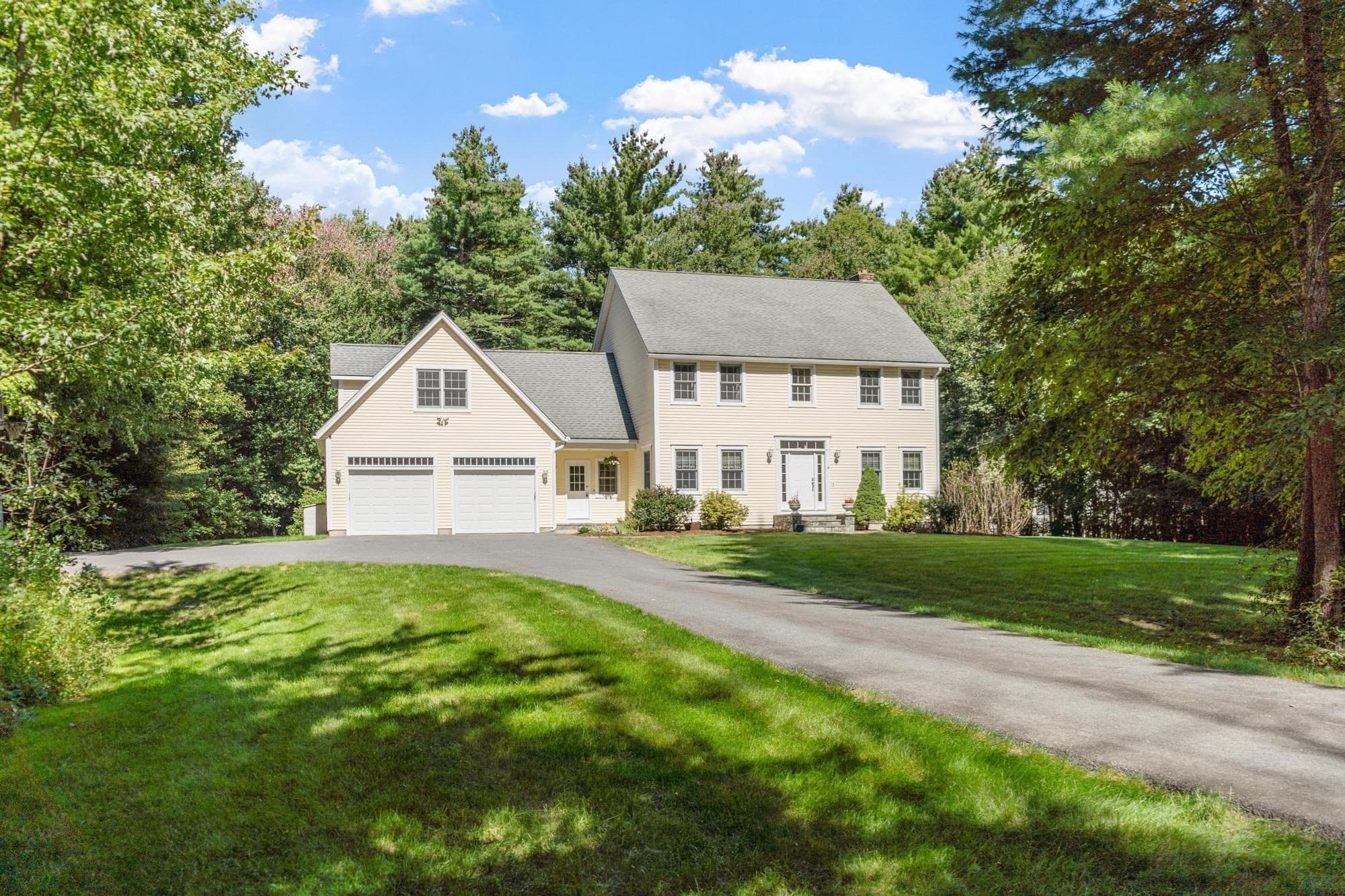 4 Samuels Ln, Sterling MA 01564