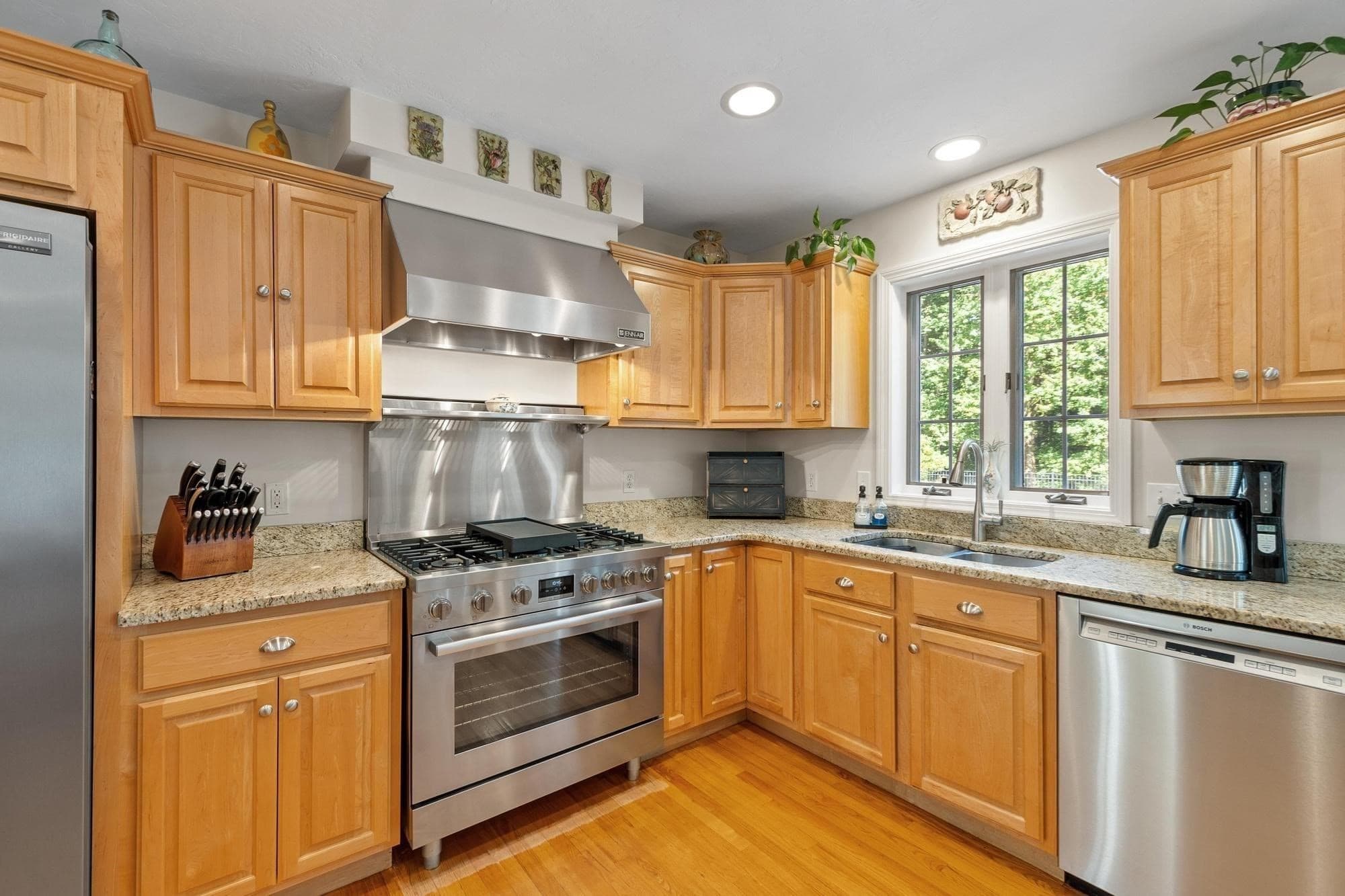 Single Family Residence at 4 Samuels Ln, Sterling MA 01564, Sterling, photo 5 of 42