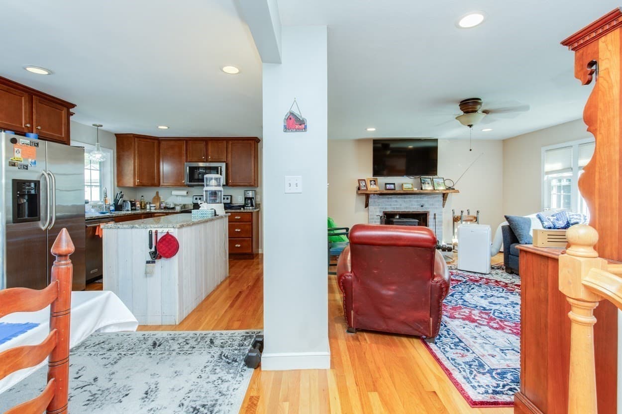 Single Family Residence at 10 Fredrick Drive, Wilmington MA 01887, Wilmington, photo 10 of 42