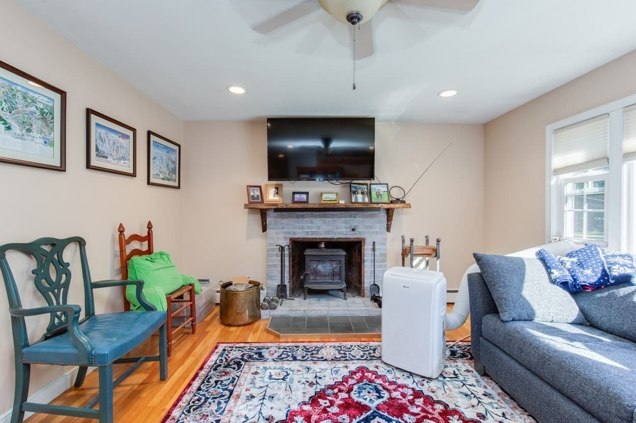Single Family Residence at 10 Fredrick Drive, Wilmington MA 01887, Wilmington, photo 11 of 42