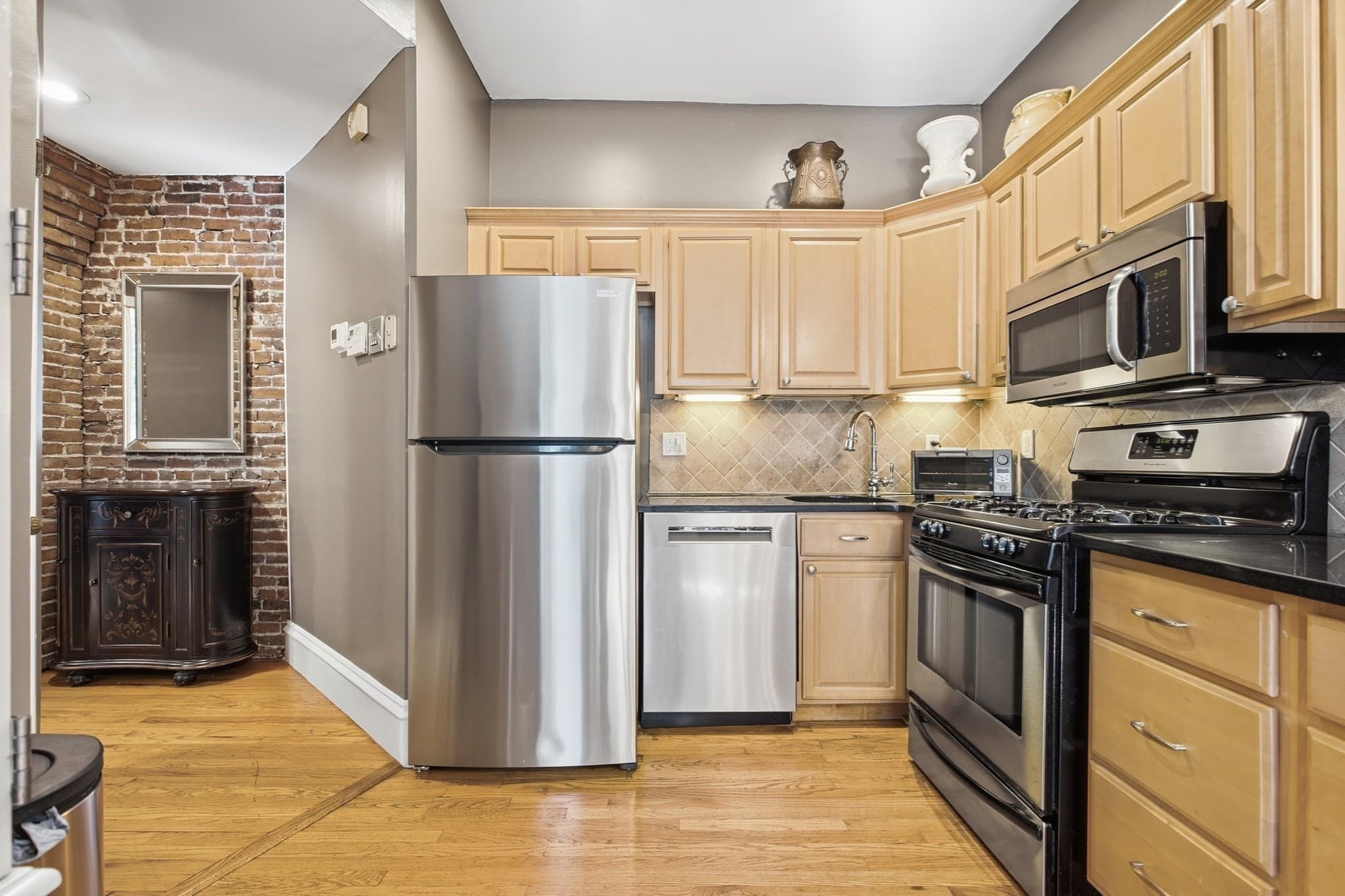 Condominium at 34 Bartlett Street # 1, Boston MA 02129, Boston, photo 6 of 25