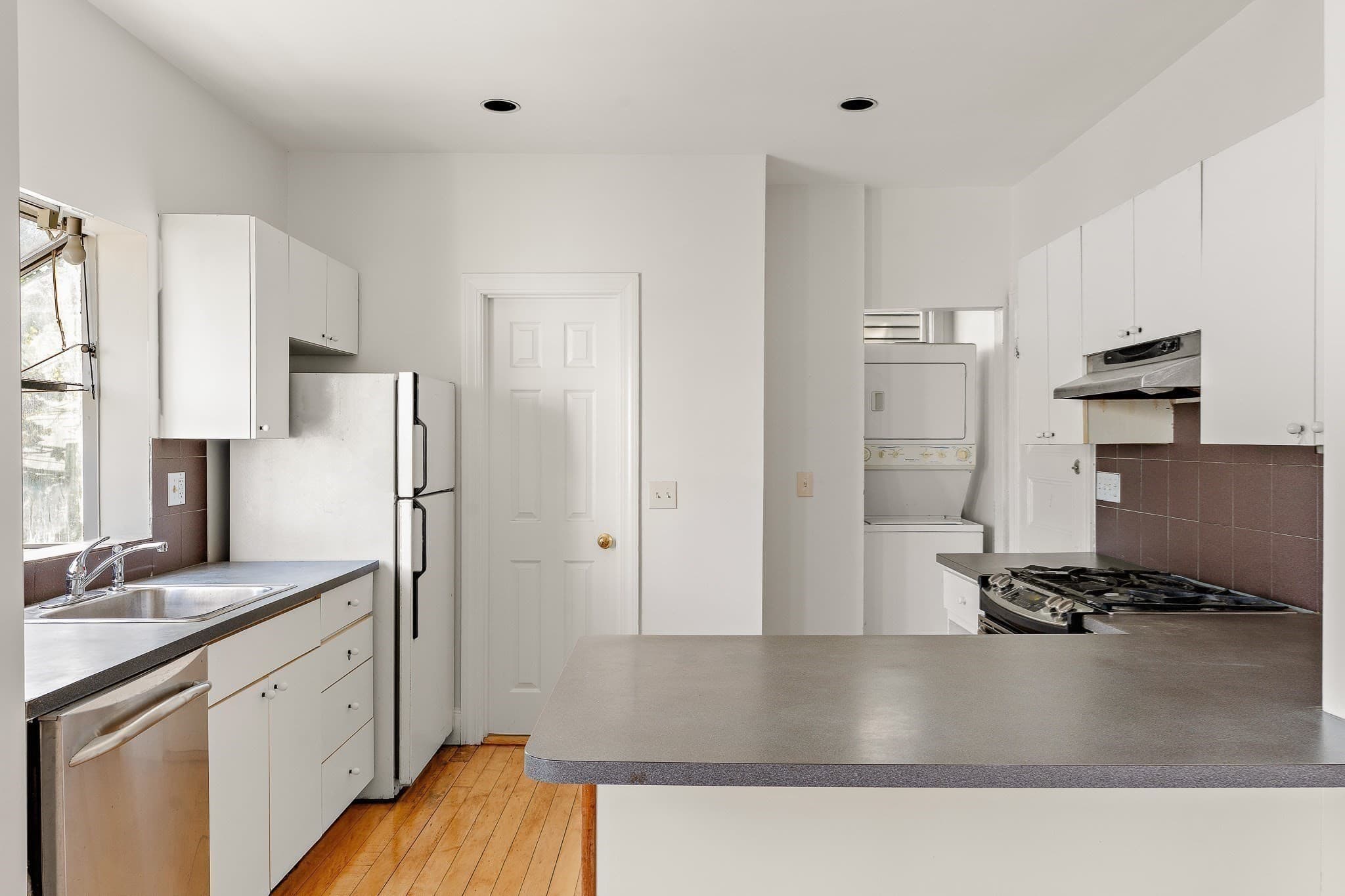 Condominium at 26 Plymouth # 2, Cambridge MA 02141, Cambridge, photo 7 of 17
