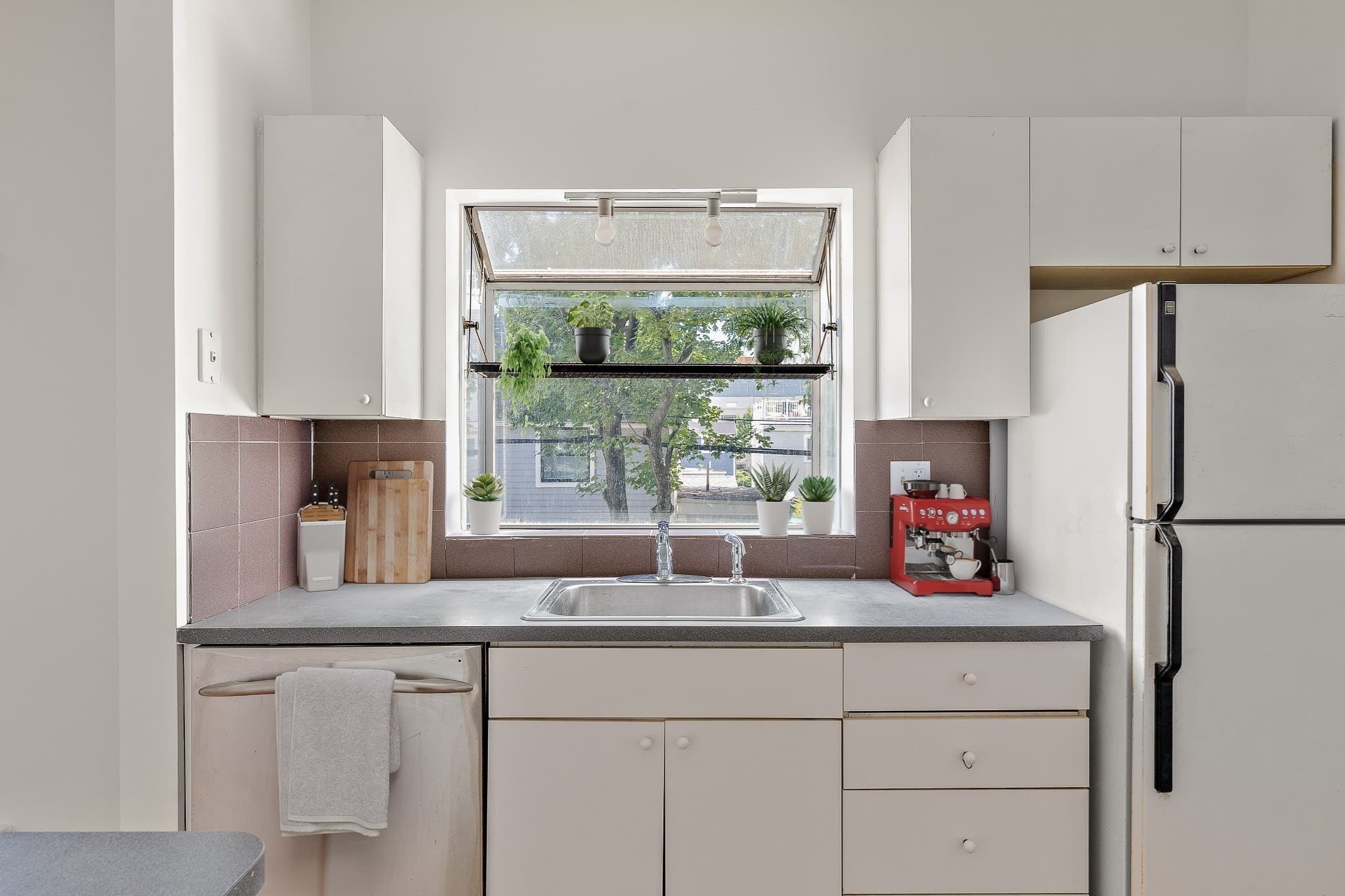 Condominium at 26 Plymouth # 2, Cambridge MA 02141, Cambridge, photo 5 of 17