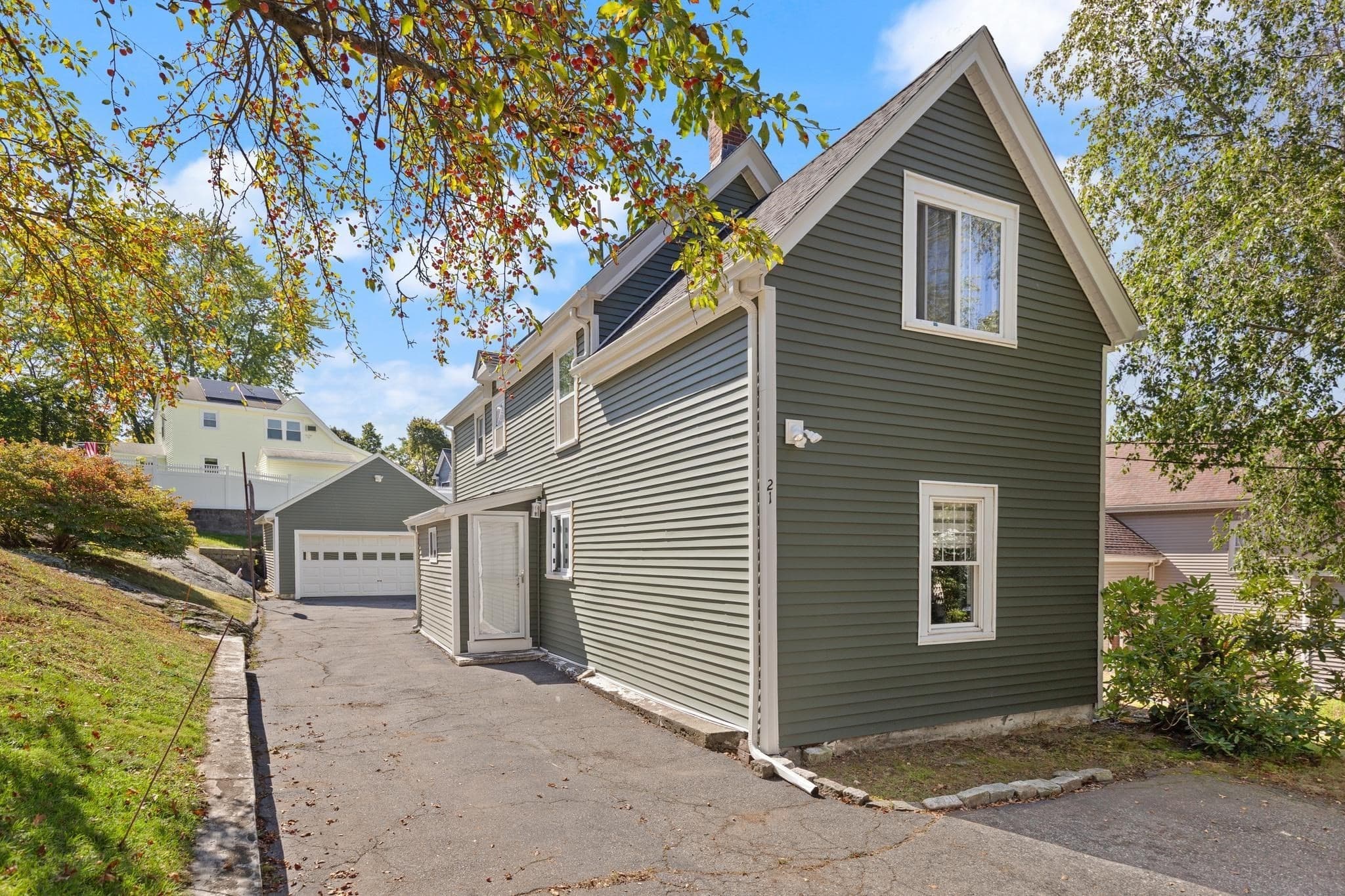 Single Family Residence at 21 Charles St, Woburn MA 01801, Woburn, photo 33 of 37