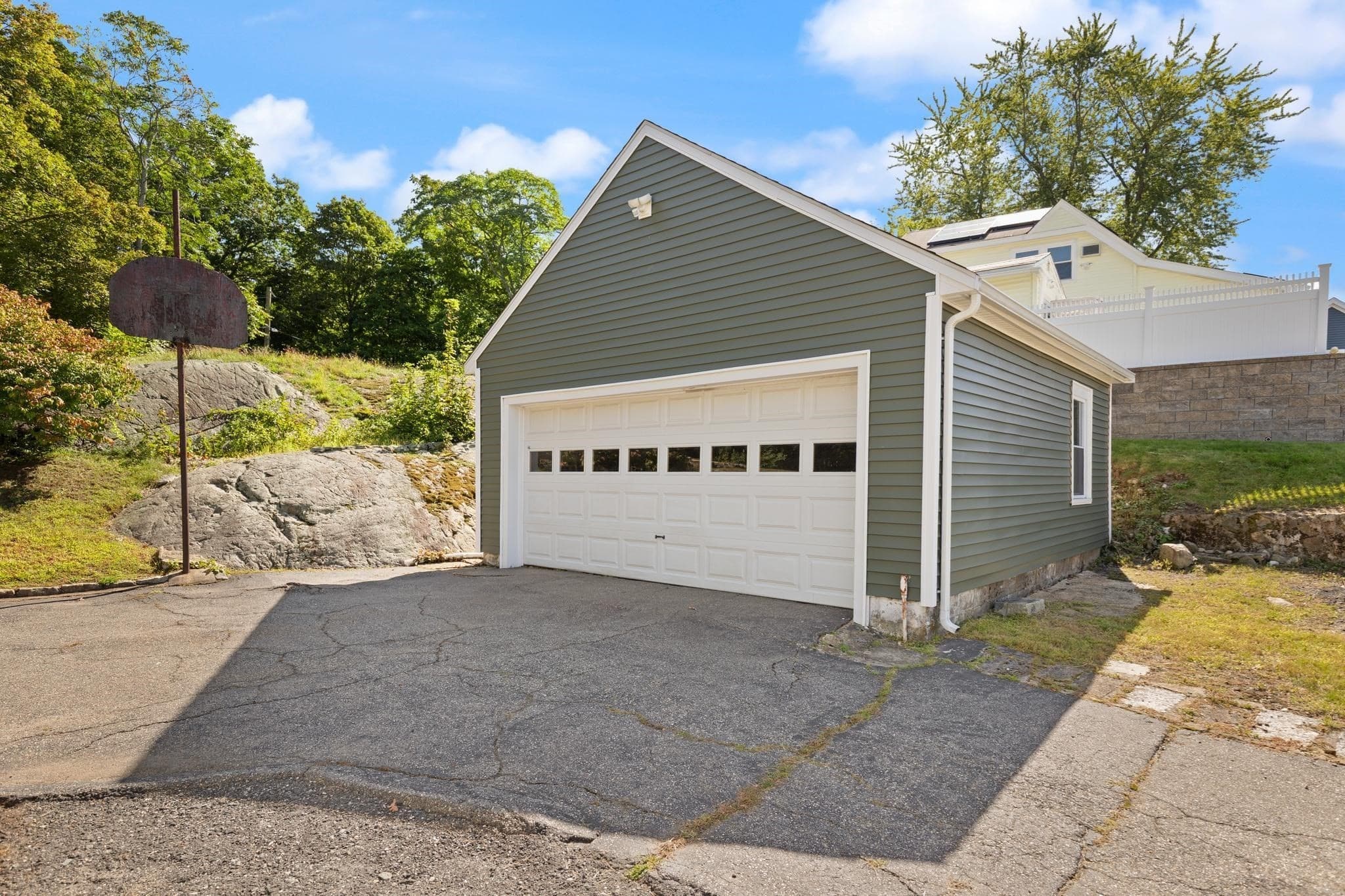 Single Family Residence at 21 Charles St, Woburn MA 01801, Woburn, photo 4 of 37