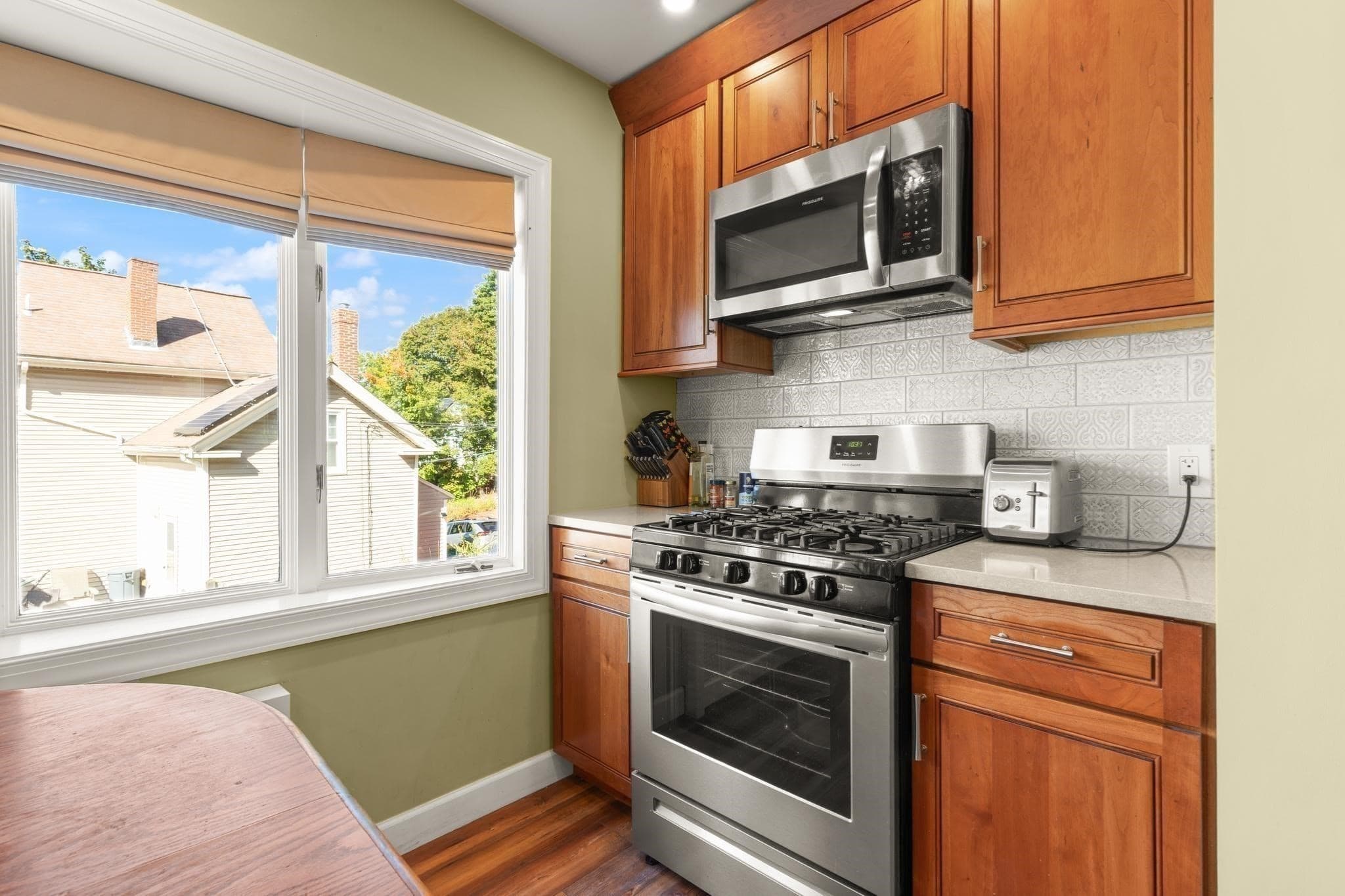 Single Family Residence at 21 Charles St, Woburn MA 01801, Woburn, photo 8 of 37
