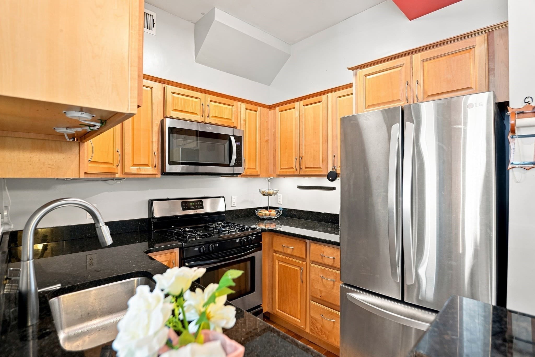 Condominium at 190 Summer Street # 403, Malden MA 02148, Malden, photo 14 of 38