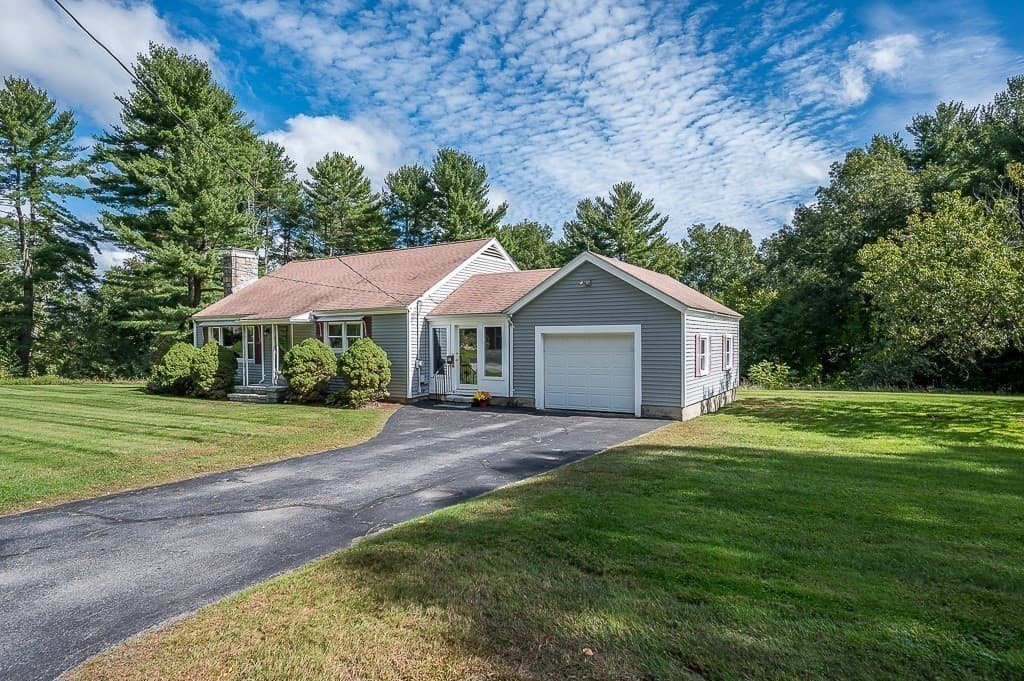 Single Family Residence at 101 Barnett Rd., Sutton MA 01590, Sutton, photo 2 of 37