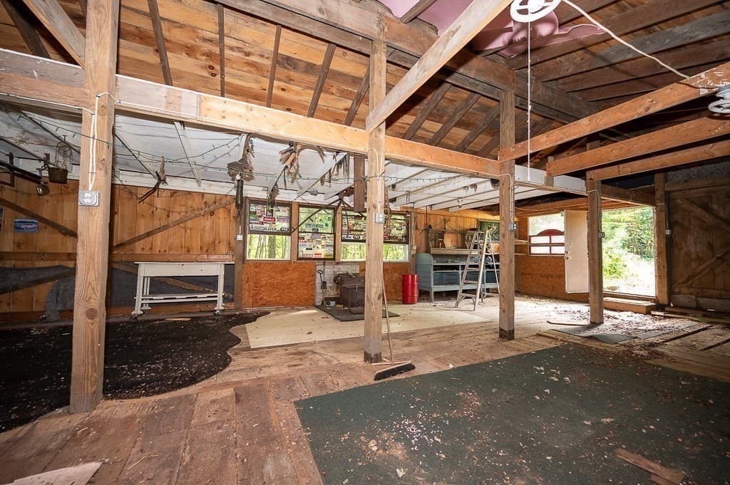 Single Family Residence at 101 Barnett Rd., Sutton MA 01590, Sutton, photo 32 of 37