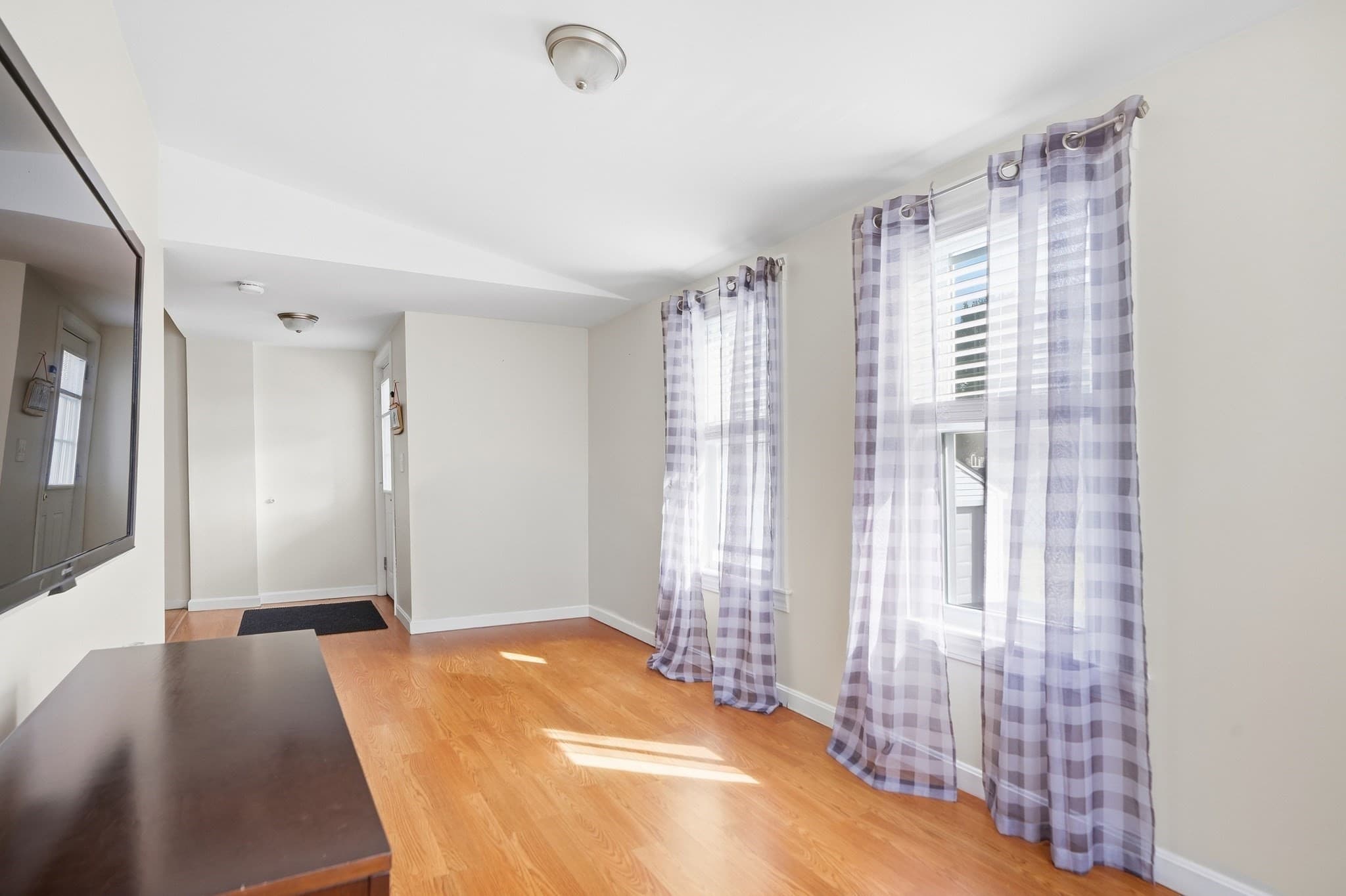 Single Family Residence at 11 Russell St, Methuen MA 01844, Methuen, photo 4 of 29