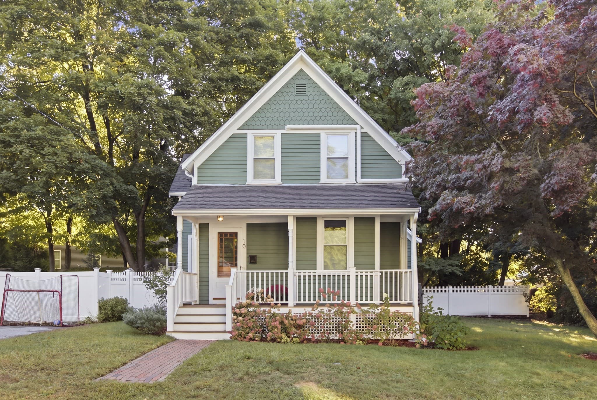 10 Eaton St, Reading MA 01867