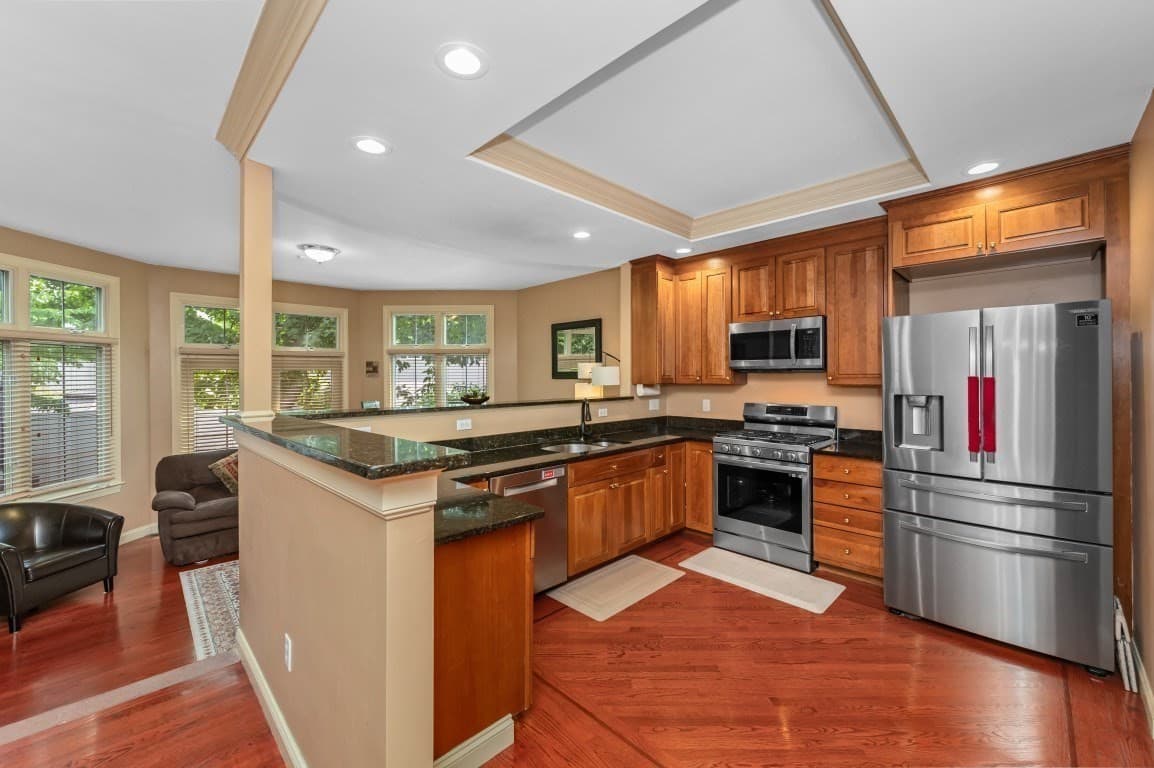 Condominium at 522-524 Auburn St # 524, Newton MA 02466, Newton, photo 2 of 24