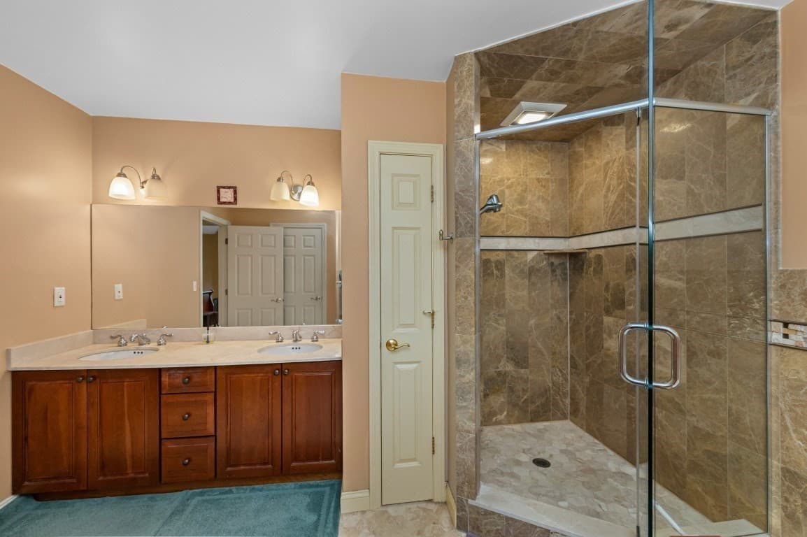 Condominium at 522-524 Auburn St # 524, Newton MA 02466, Newton, photo 16 of 24