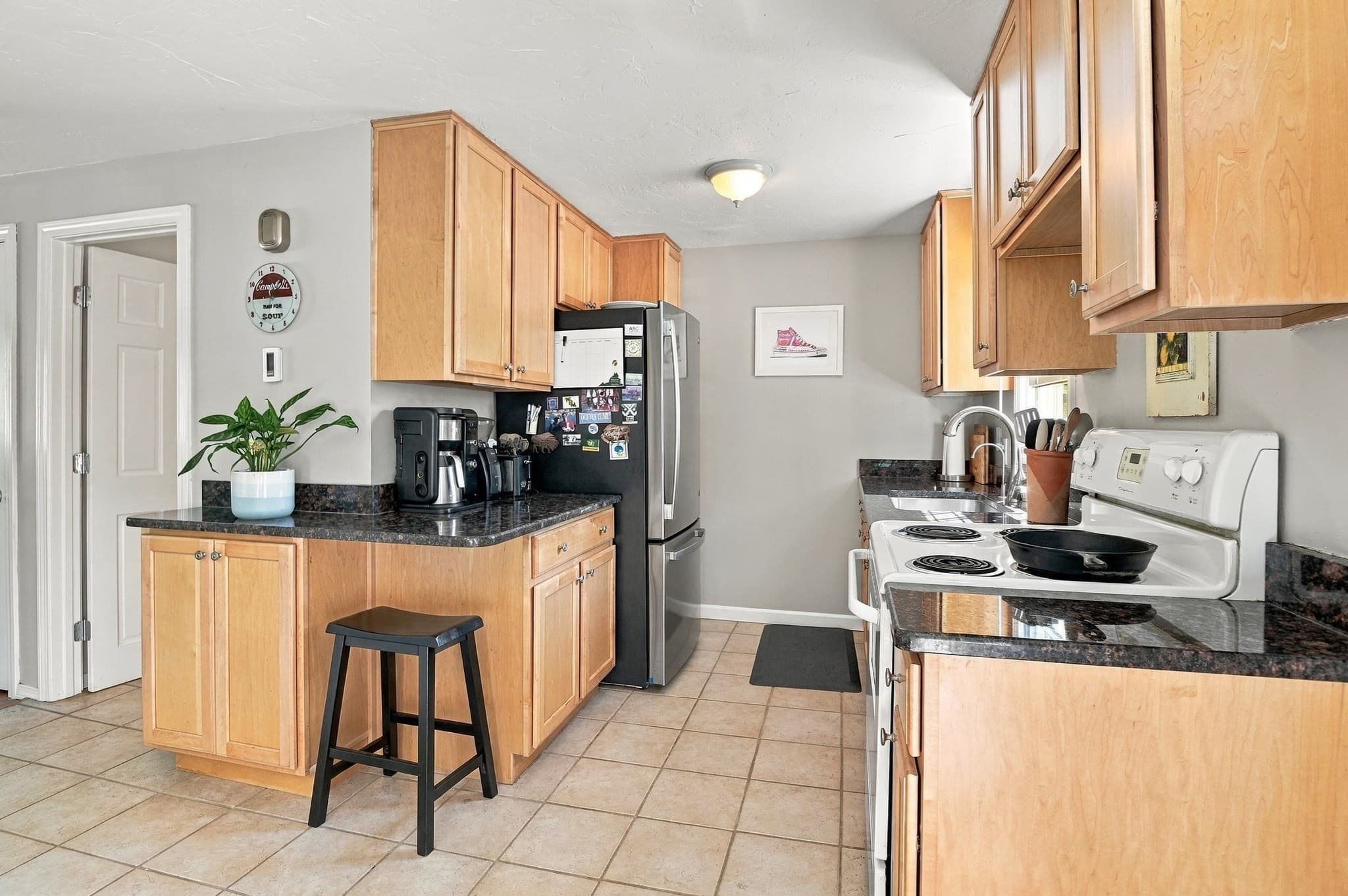 Condominium at 1 Tiffany Circle # 1, Millbury MA 01527, Millbury, photo 11 of 39
