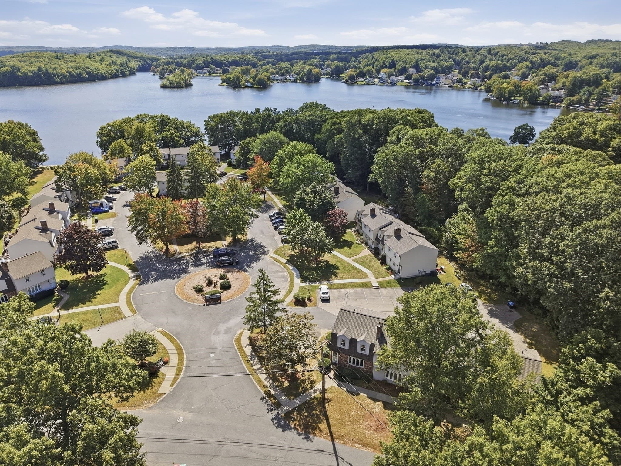 Condominium at 1 Tiffany Circle # 1, Millbury MA 01527, Millbury, photo 4 of 39