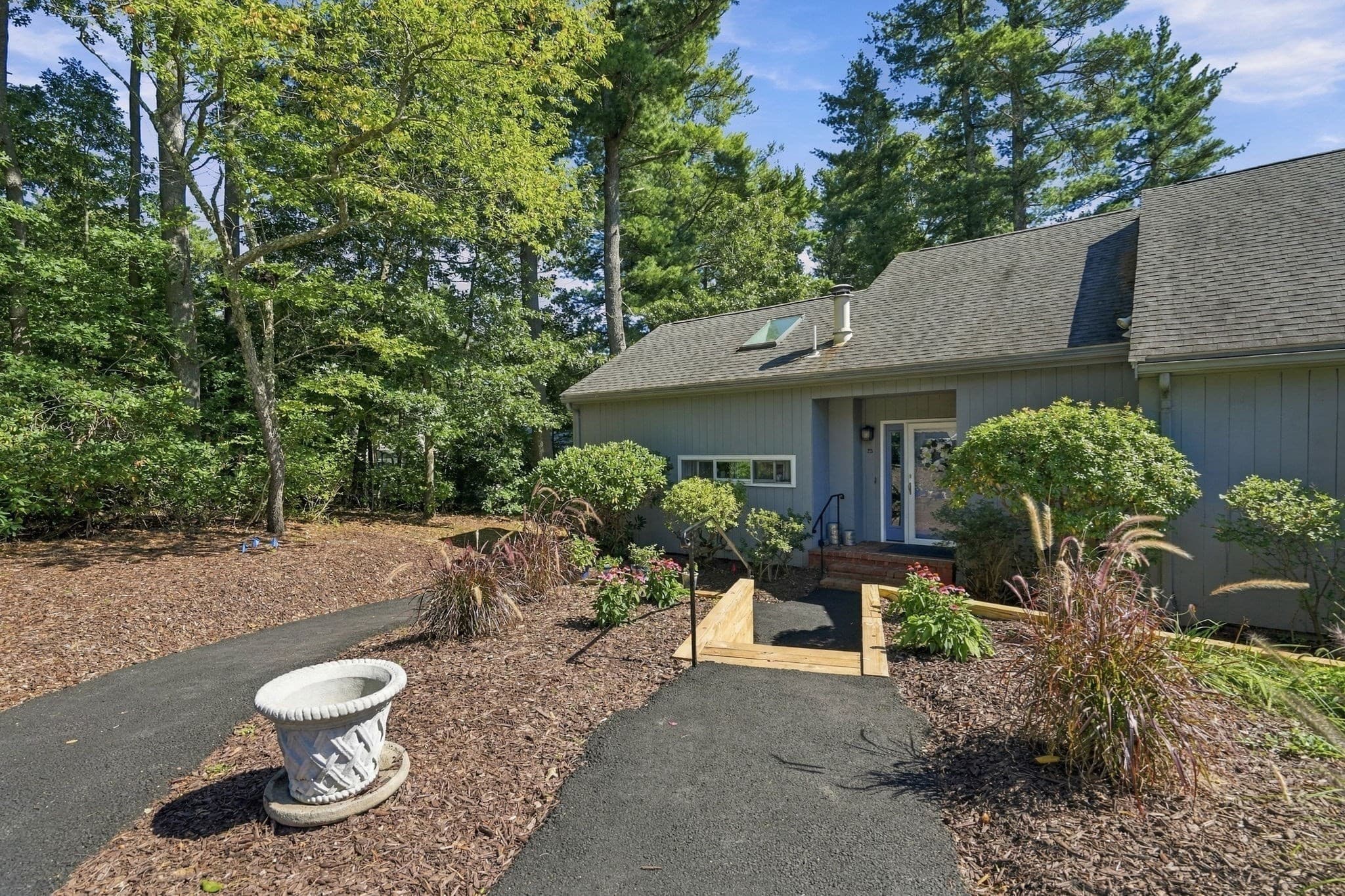 Condominium at 25 Trout Farm Ln # 25, Duxbury MA 02332, Duxbury, photo 2 of 33