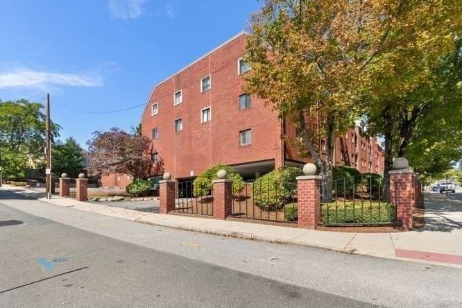 Condominium at 666 Main Street # 217, Winchester MA 01890, Winchester, photo 40 of 41