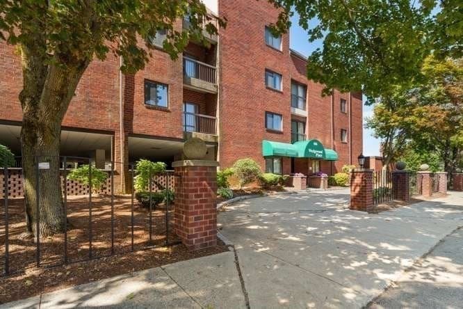 Condominium at 666 Main Street # 217, Winchester MA 01890, Winchester, photo 35 of 41
