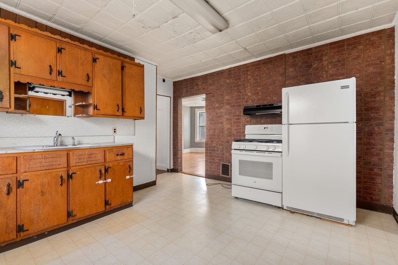 3 Family - 3 Units Up/Down at 52 Burnside Ave, Somerville MA 02144, Somerville, photo 19 of 36