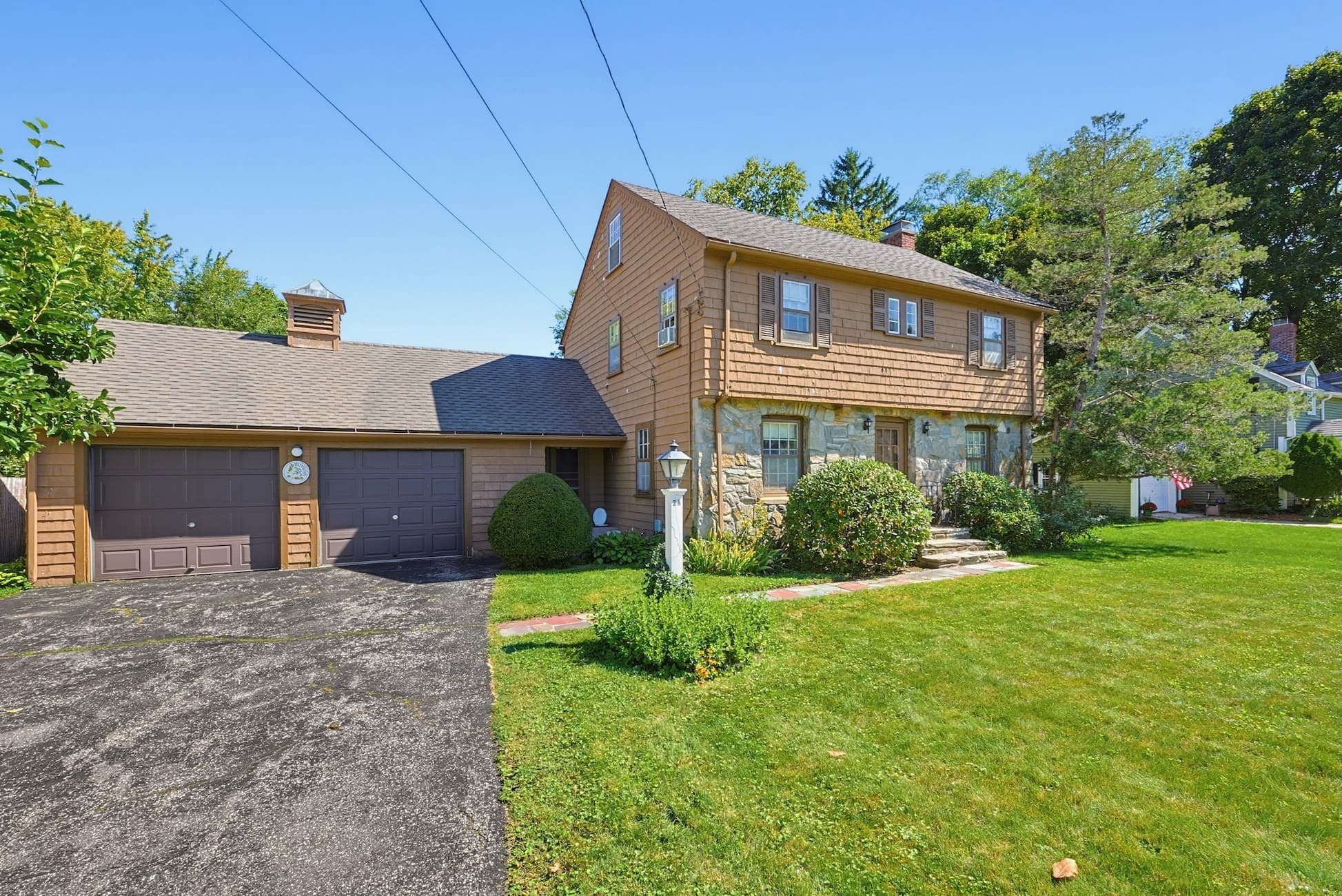 Single Family Residence at 24 Stark Rd, Worcester MA 01602, Worcester, photo 2 of 42