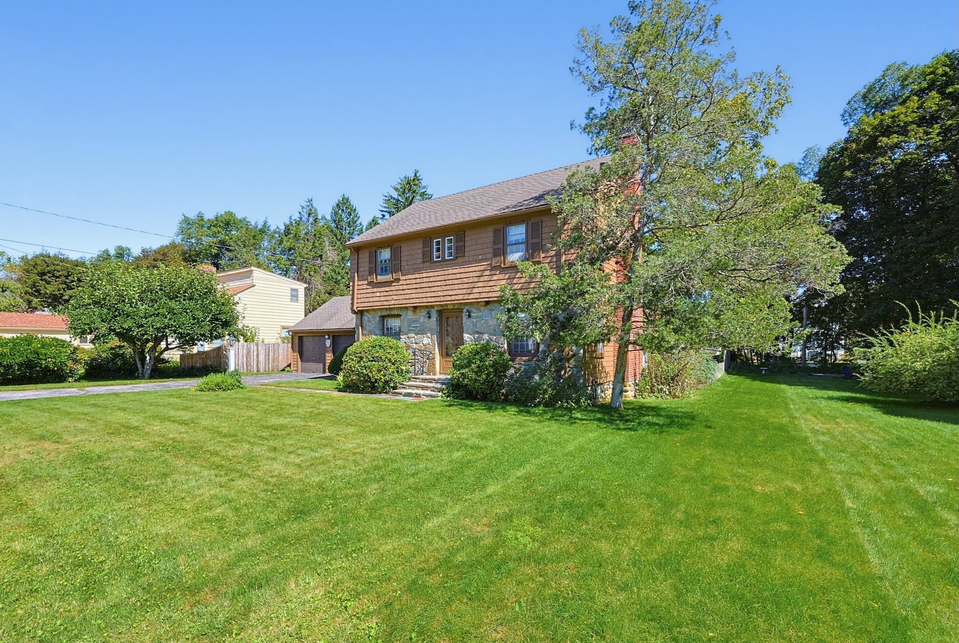 Single Family Residence at 24 Stark Rd, Worcester MA 01602, Worcester, photo 3 of 42