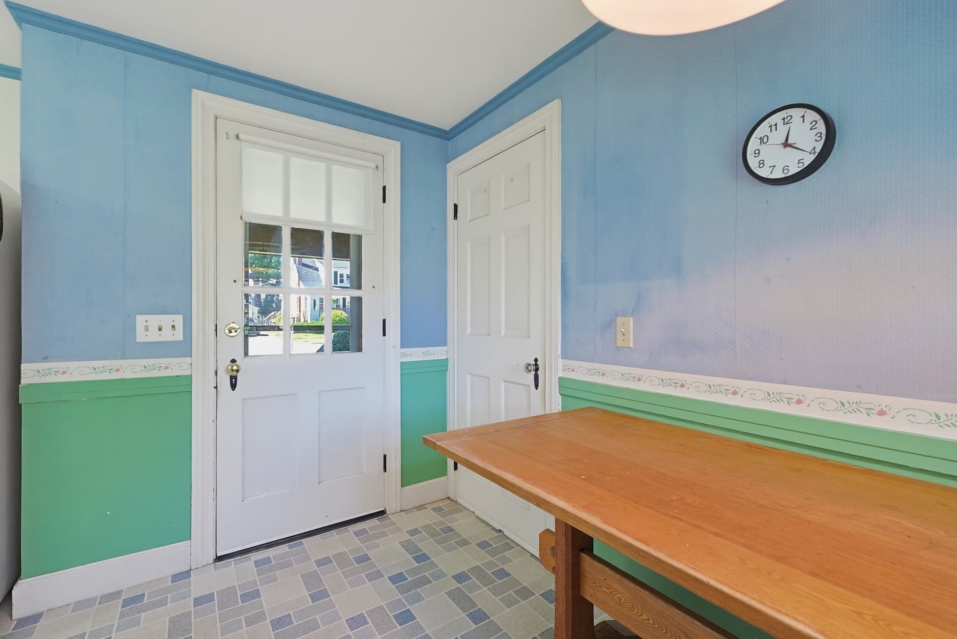 Single Family Residence at 24 Stark Rd, Worcester MA 01602, Worcester, photo 10 of 42