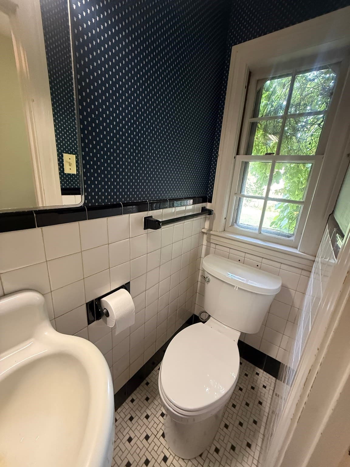 Single Family Residence at 24 Stark Rd, Worcester MA 01602, Worcester, photo 18 of 42