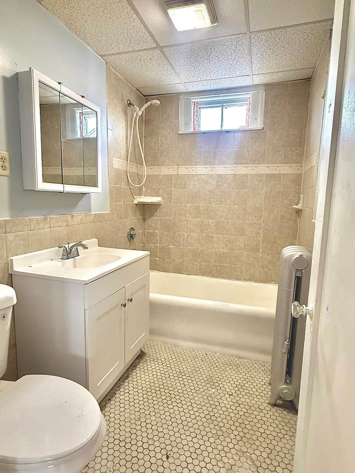 3 Family - 3 Units Up/Down at 32 Catharine  Street, Worcester MA 01605, Worcester, photo 22 of 42
