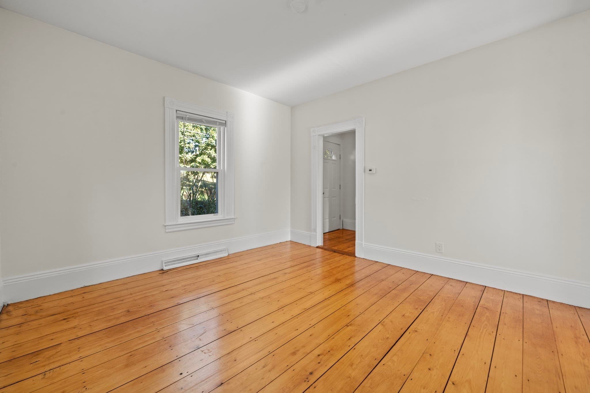 Attached (Townhouse/Rowhouse/Duplex) at 27 Highland St # 27, Woburn MA 01801, photo 7 of 40
