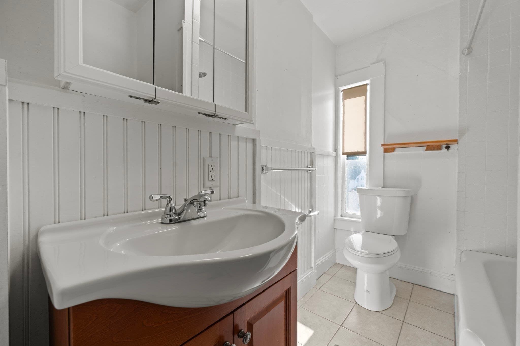 Attached (Townhouse/Rowhouse/Duplex) at 27 Highland St # 27, Woburn MA 01801, photo 19 of 40