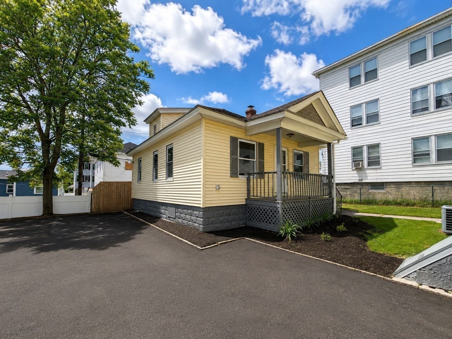 4 Family at 31 Granby And 16.5 Caprera Rd, Worcester MA 01604, Worcester, photo 7 of 35