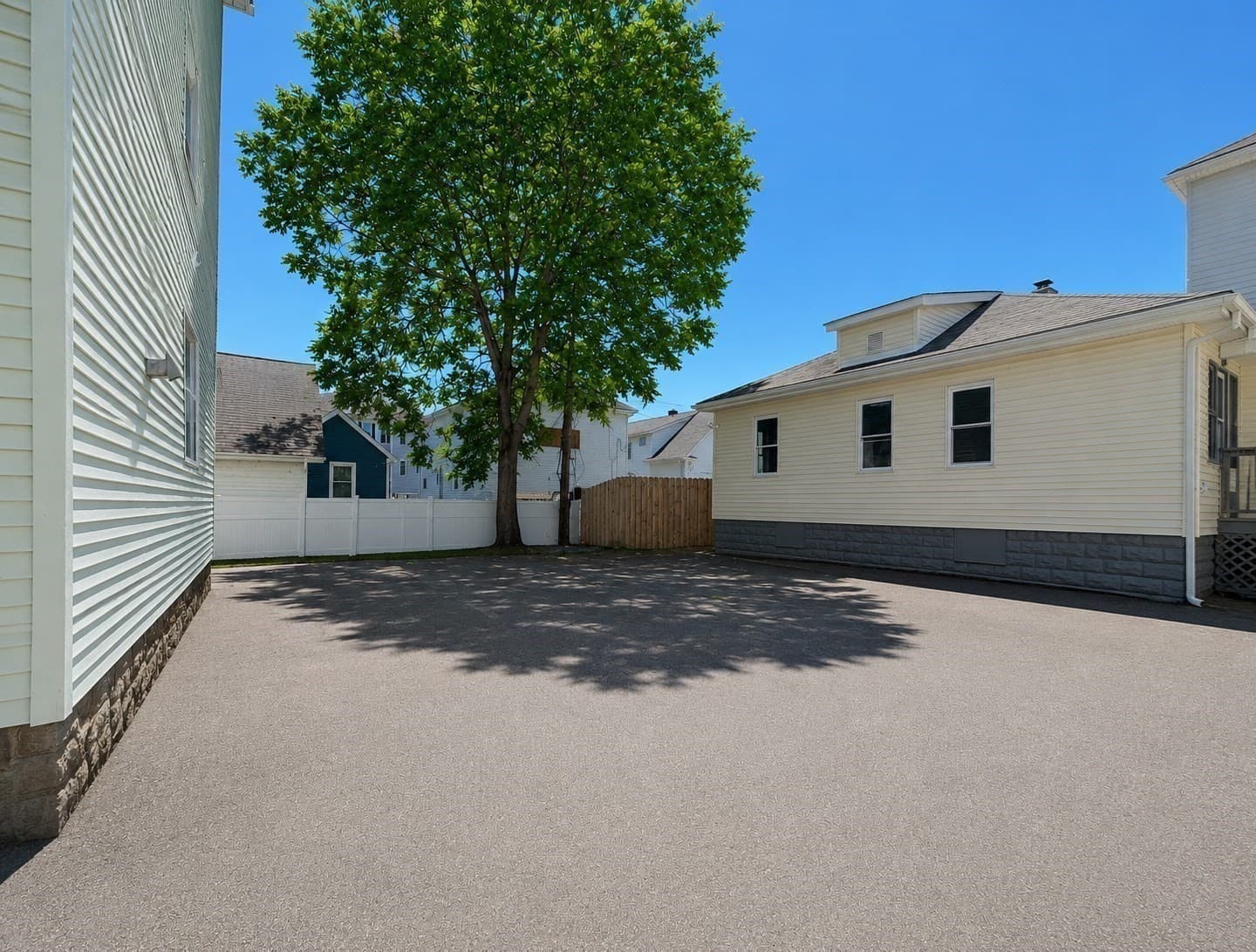 4 Family at 31 Granby And 16.5 Caprera Rd, Worcester MA 01604, Worcester, photo 9 of 35