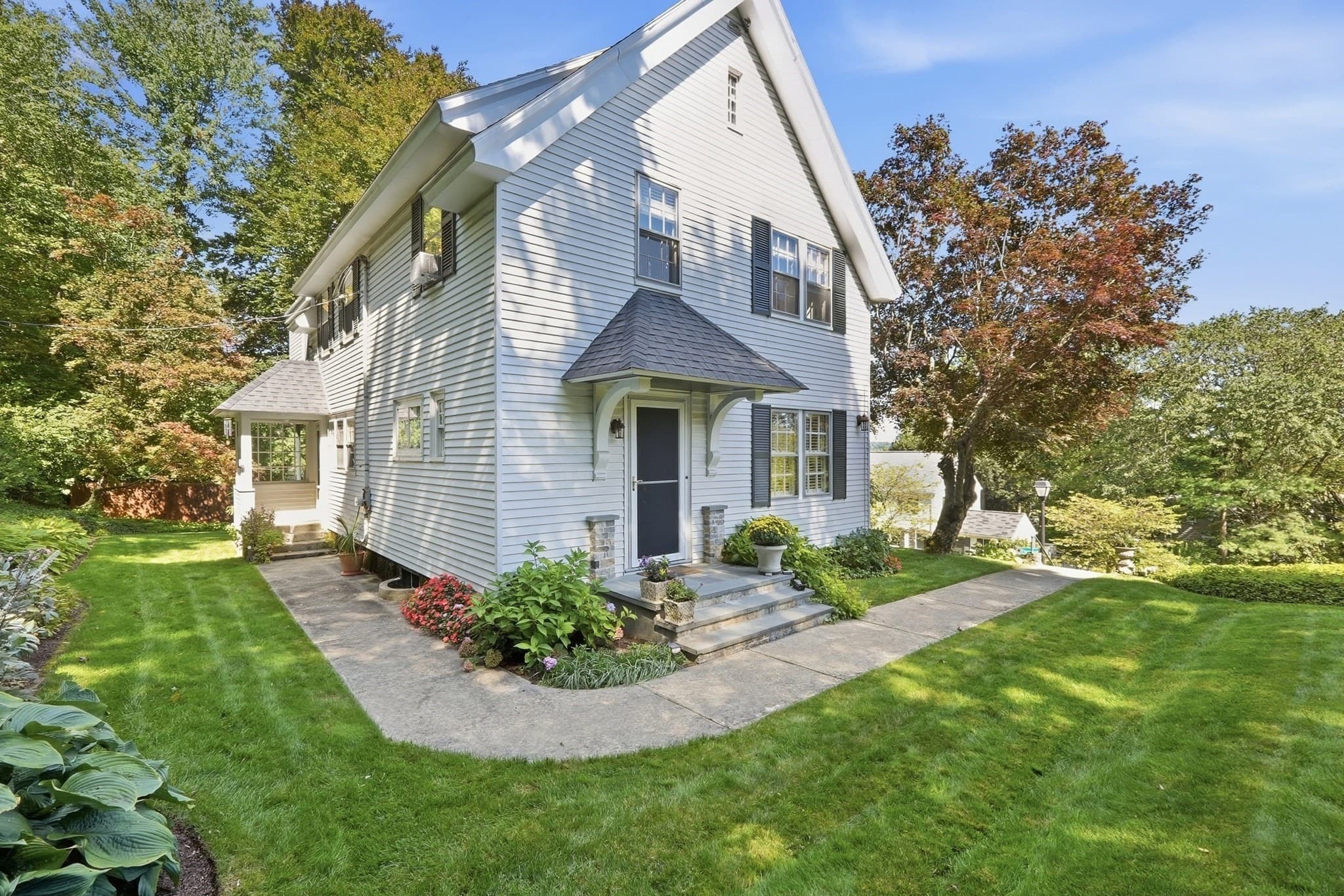 Single Family Residence at 39 Otsego Road, Worcester MA 01609, Worcester, photo 2 of 35