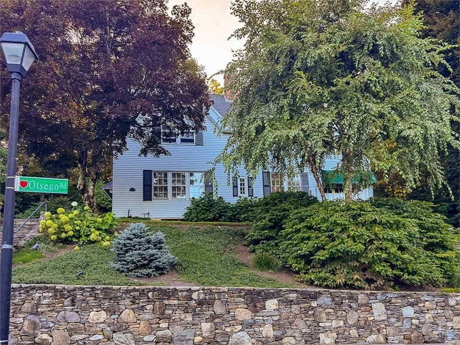 39 Otsego Road, Worcester MA 01609